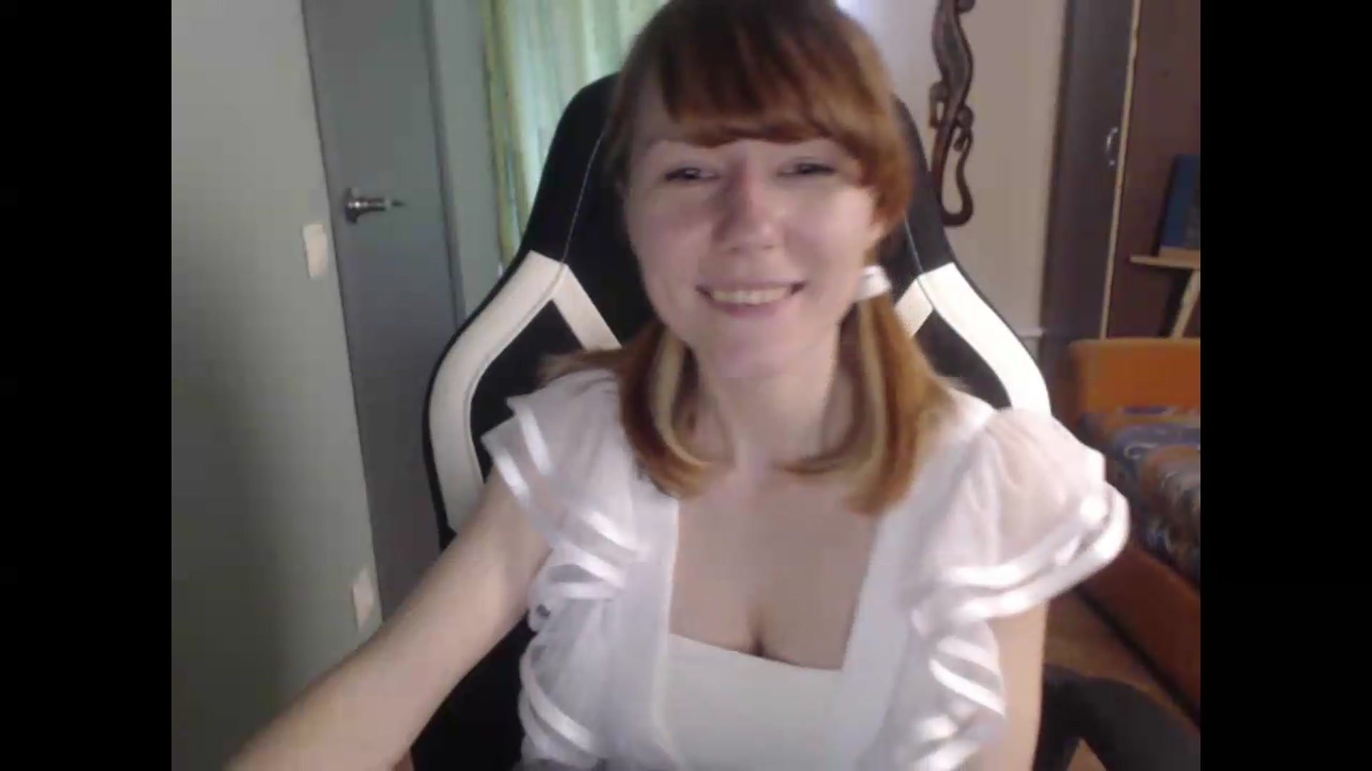 Gallery image thumbnail from NikiFoks18's myfreecams stream on, 06/19/2026, 07:16 image 15 of 20