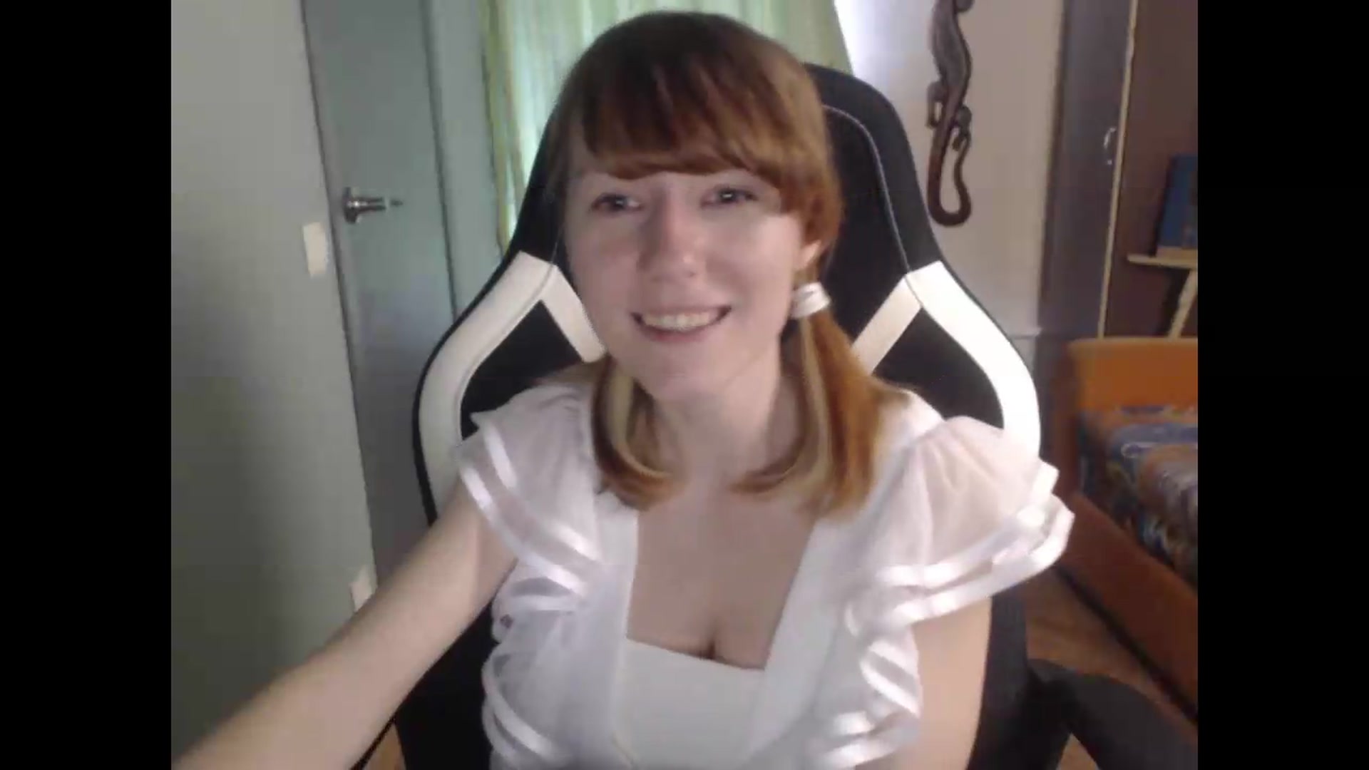 Gallery image thumbnail from NikiFoks18's myfreecams stream on, 06/19/2026, 07:16 image 8 of 20