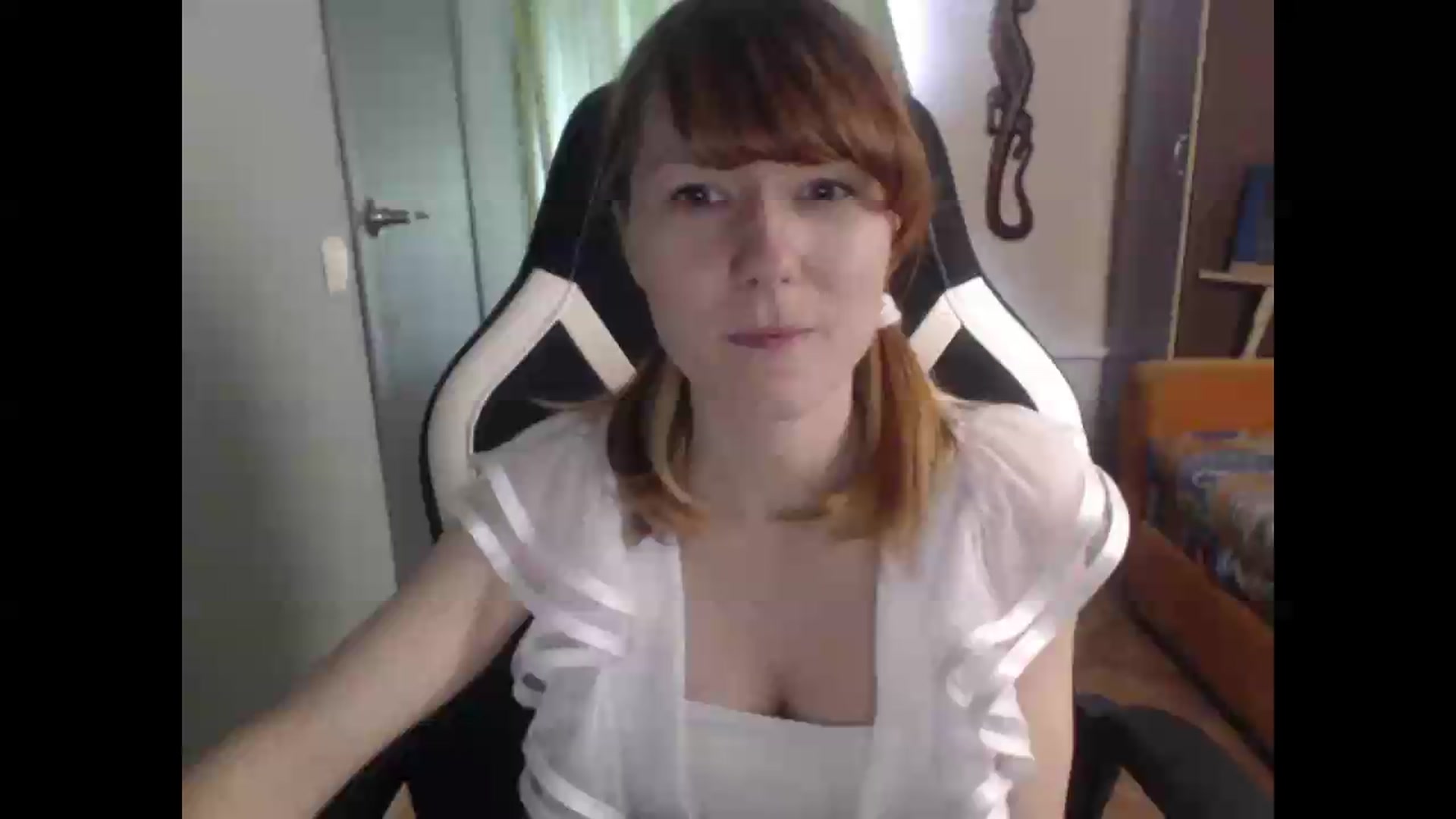 Gallery image thumbnail from NikiFoks18's myfreecams stream on, 06/19/2026, 07:16 image 1 of 20
