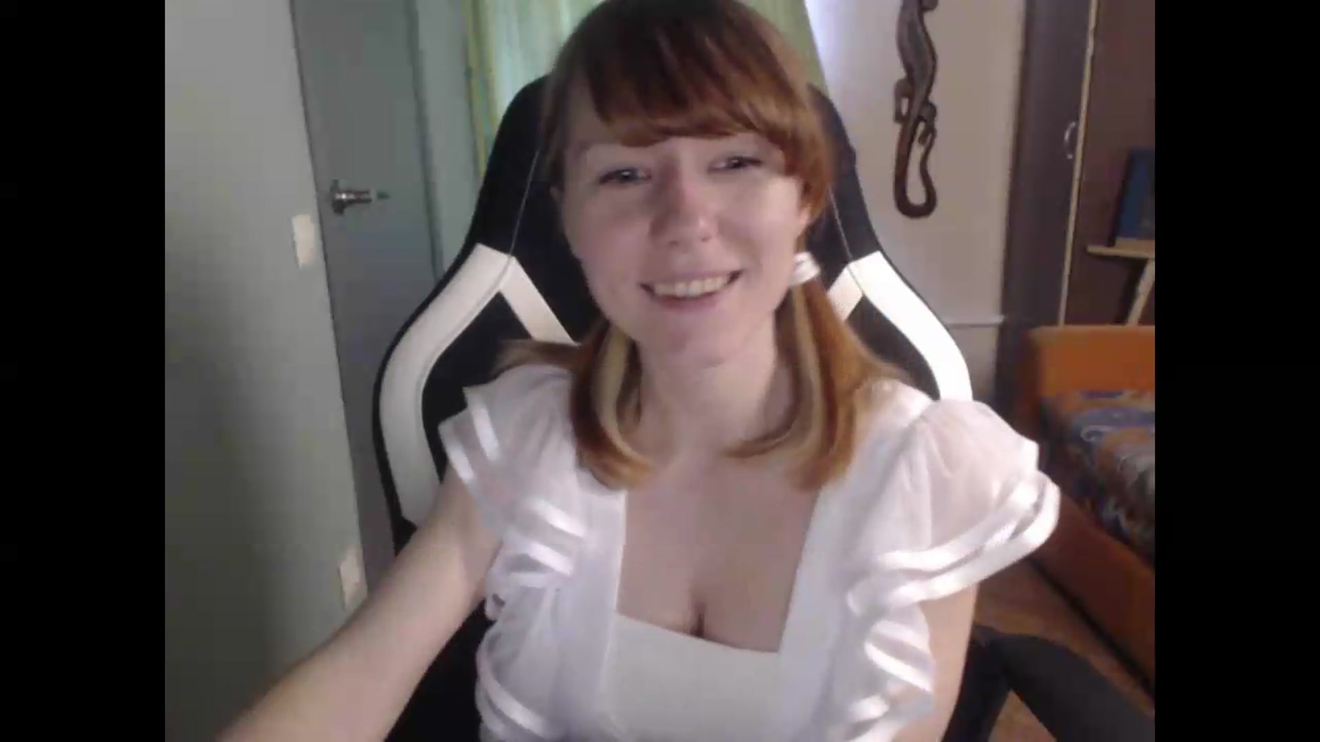 Gallery image thumbnail from NikiFoks18's myfreecams stream on, 06/19/2026, 07:16 image 16 of 20
