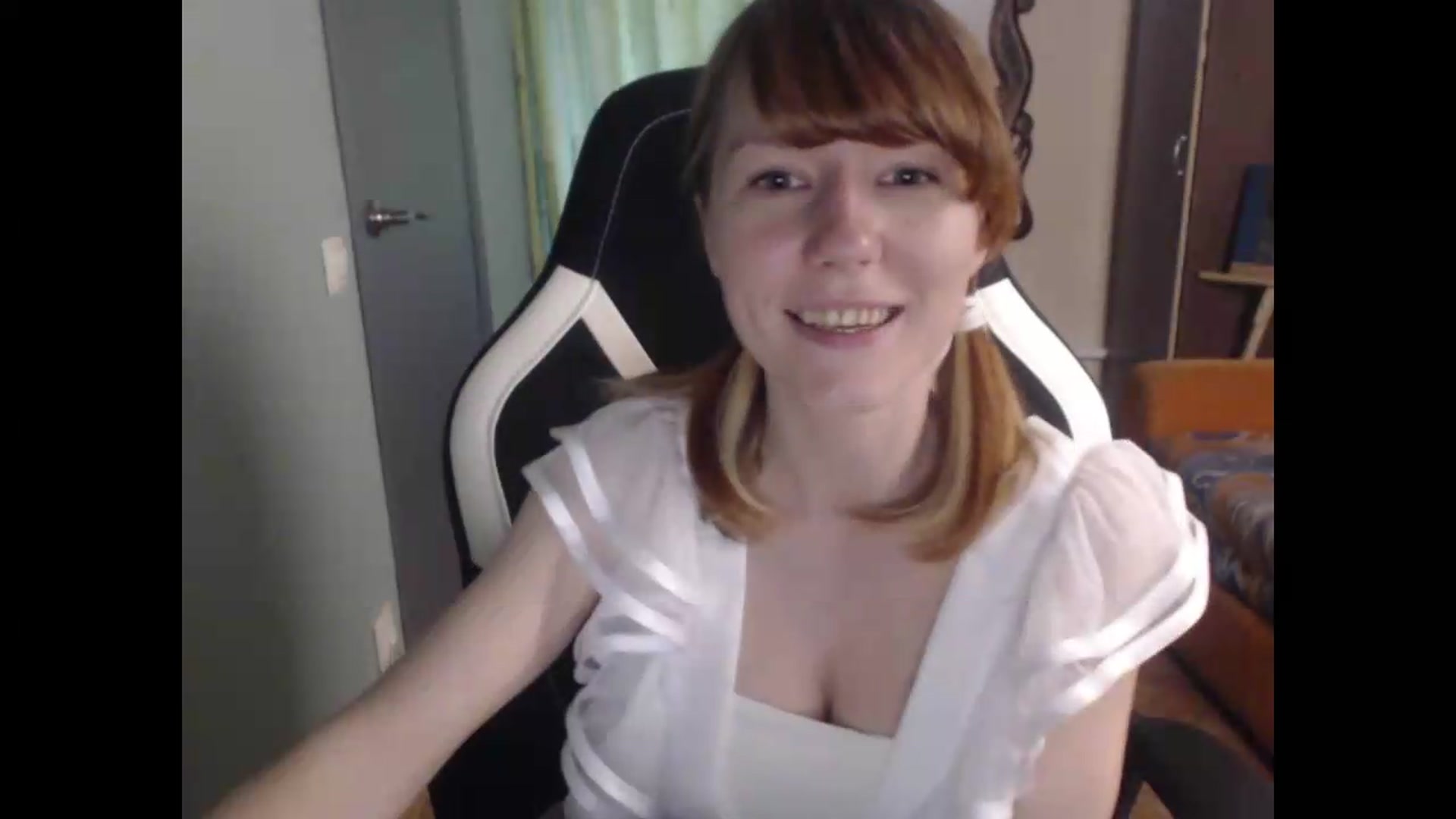 Gallery image thumbnail from NikiFoks18's myfreecams stream on, 06/19/2026, 07:16 image 19 of 20