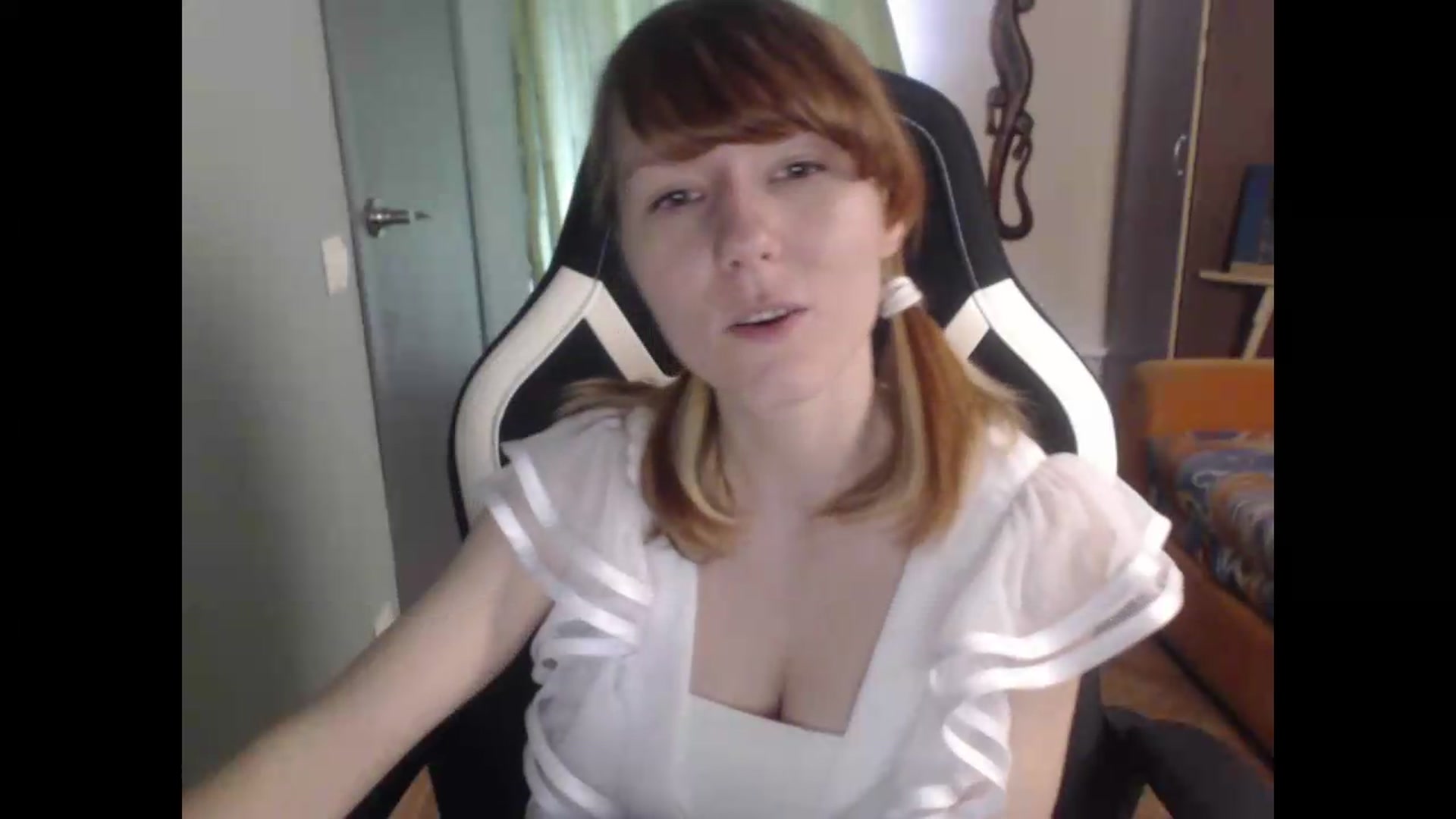 Gallery image thumbnail from NikiFoks18's myfreecams stream on, 06/19/2026, 07:16 image 6 of 20
