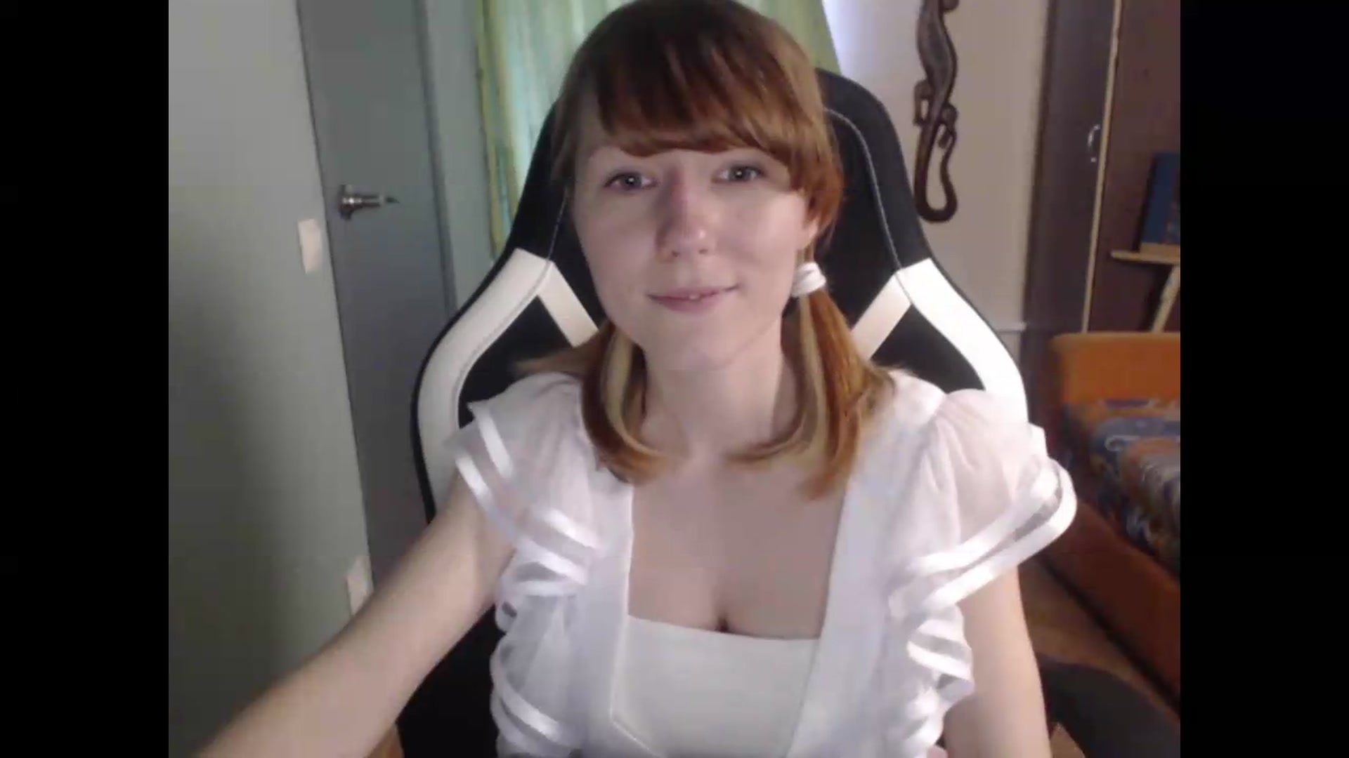 Gallery image thumbnail from NikiFoks18's myfreecams stream on, 06/19/2026, 07:16 image 17 of 20