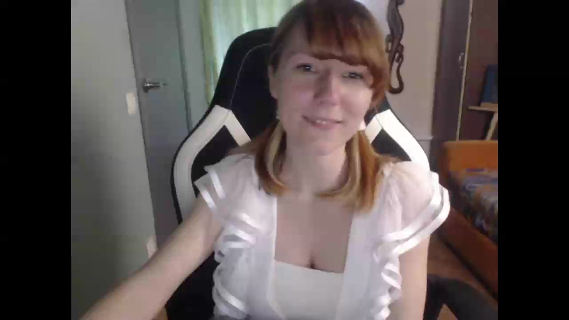 Gallery image thumbnail from NikiFoks18's myfreecams stream on, 06/19/2026, 07:16 image 12 of 20
