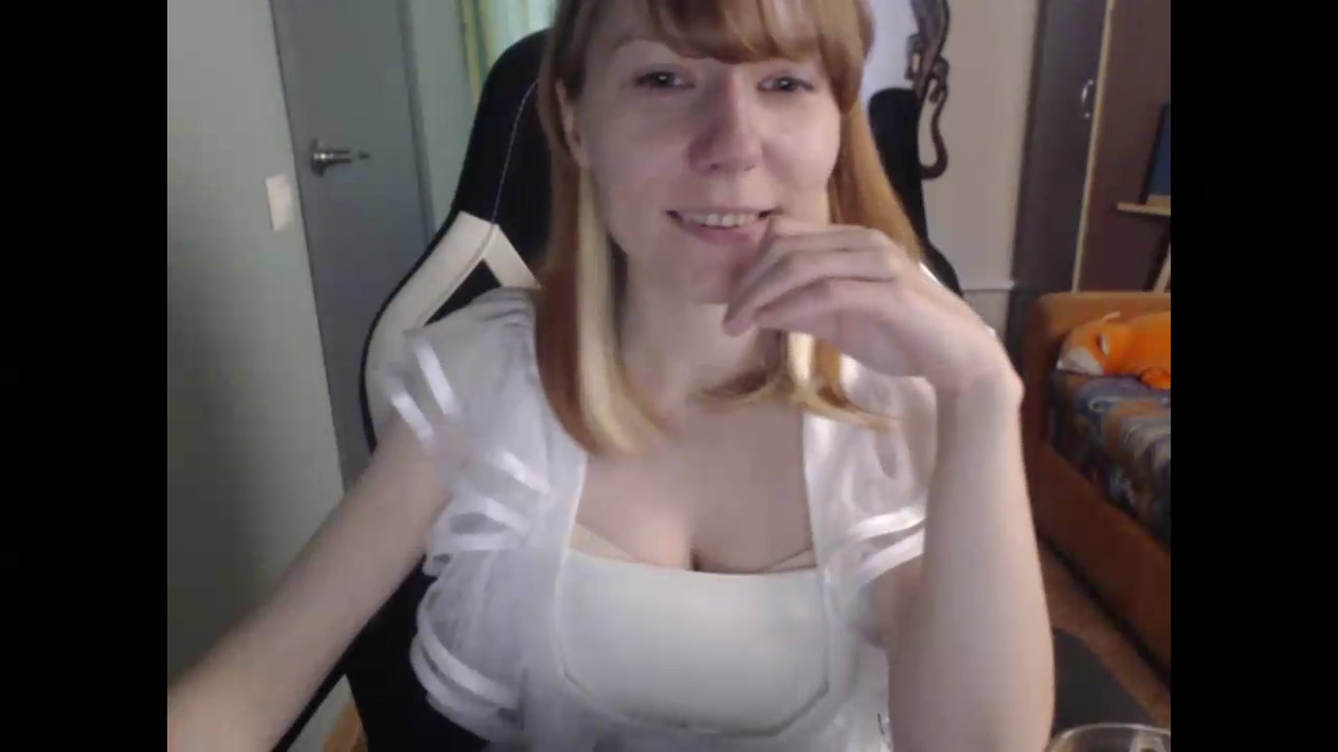 Gallery image thumbnail from NikiFoks18's myfreecams stream on, 06/24/2026, 07:42 image 11 of 20