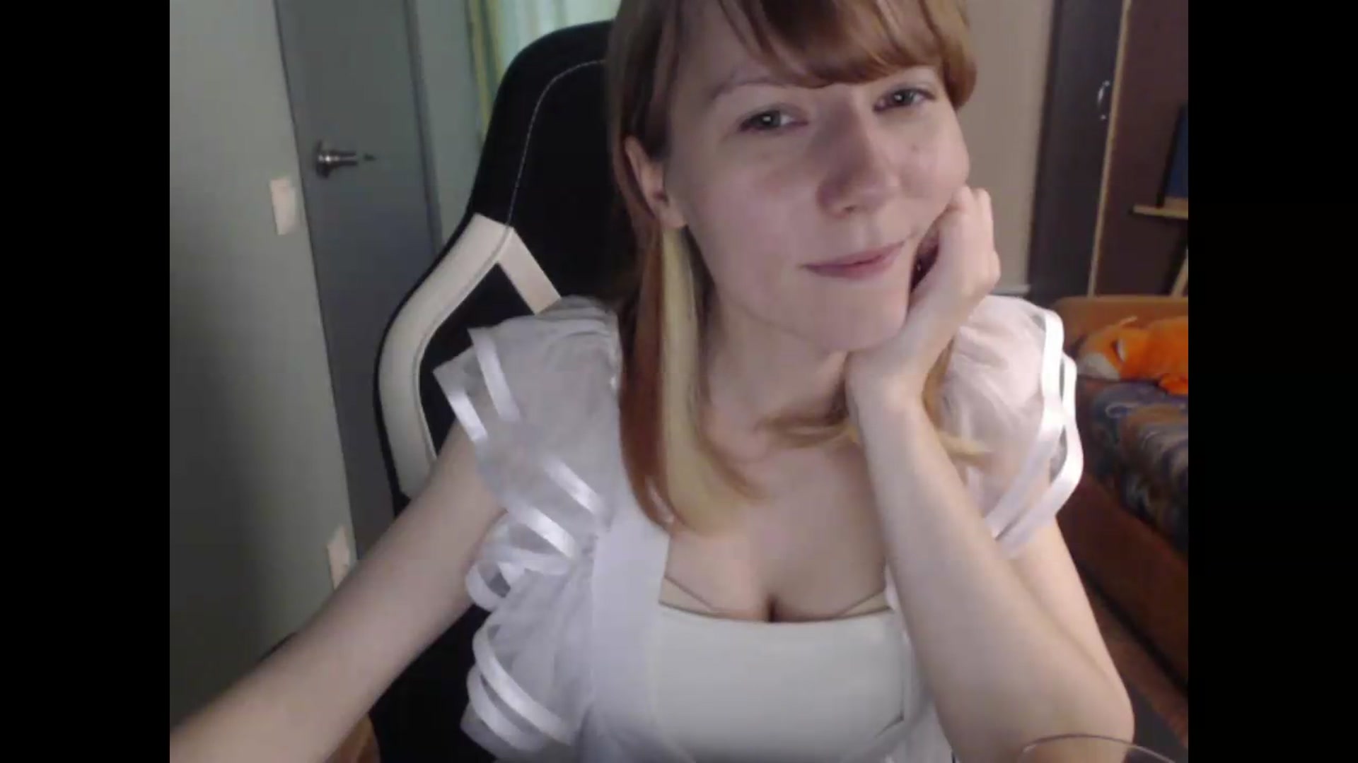 Gallery image thumbnail from NikiFoks18's myfreecams stream on, 06/24/2026, 07:42 image 4 of 20