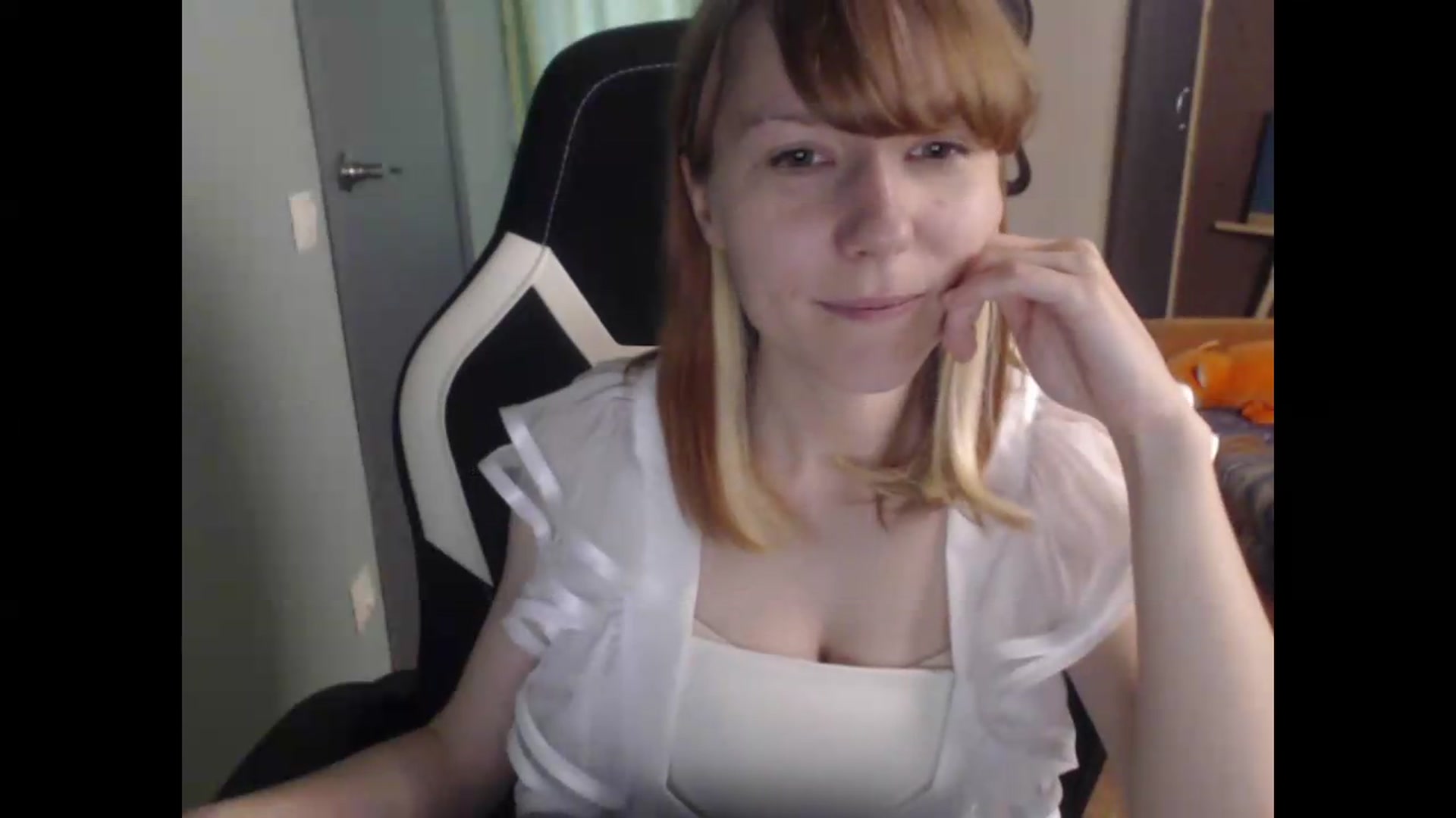 Gallery image thumbnail from NikiFoks18's myfreecams stream on, 06/24/2026, 09:04 image 5 of 20