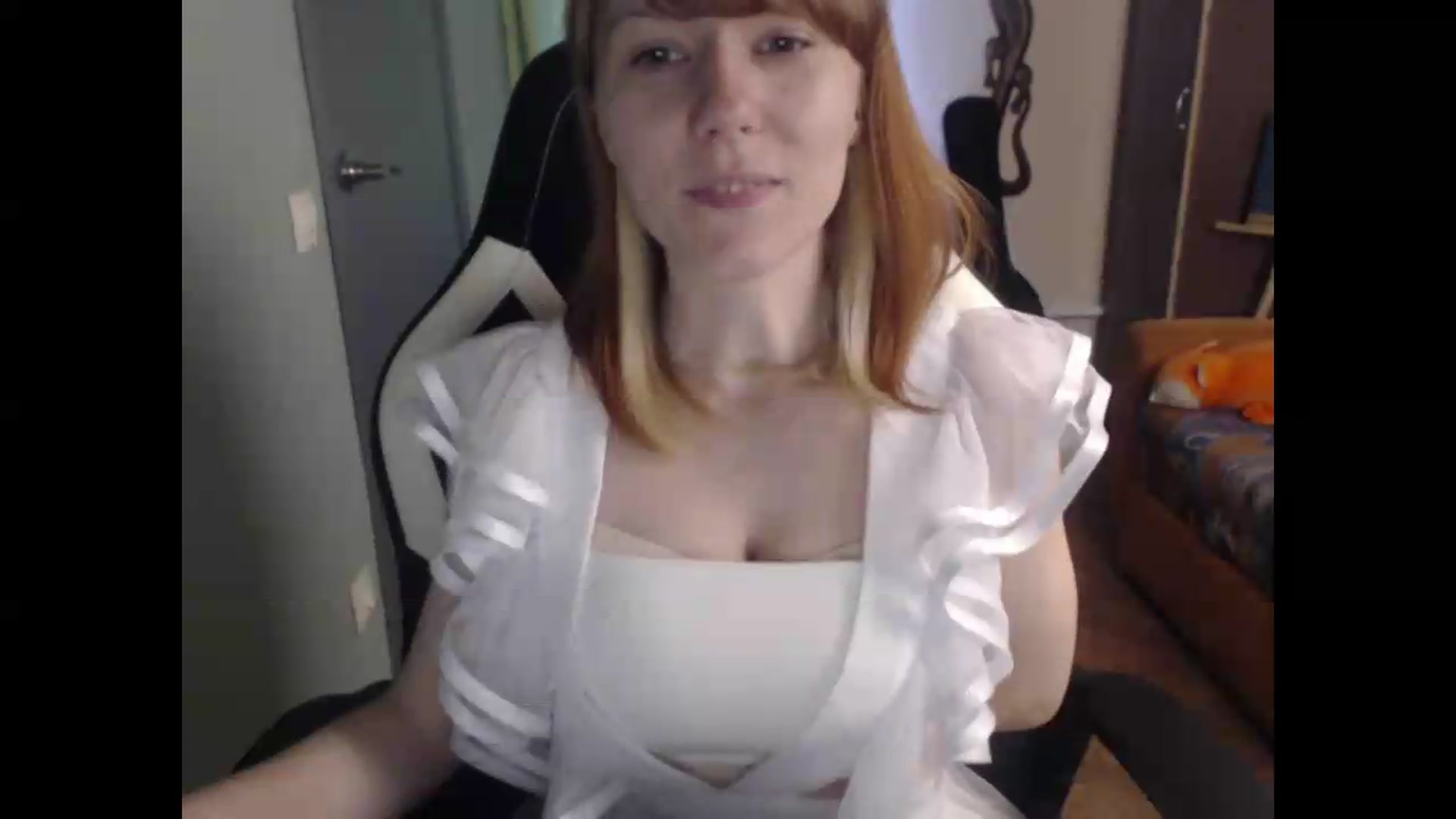 Gallery image thumbnail from NikiFoks18's myfreecams stream on, 06/24/2026, 09:04 image 14 of 20