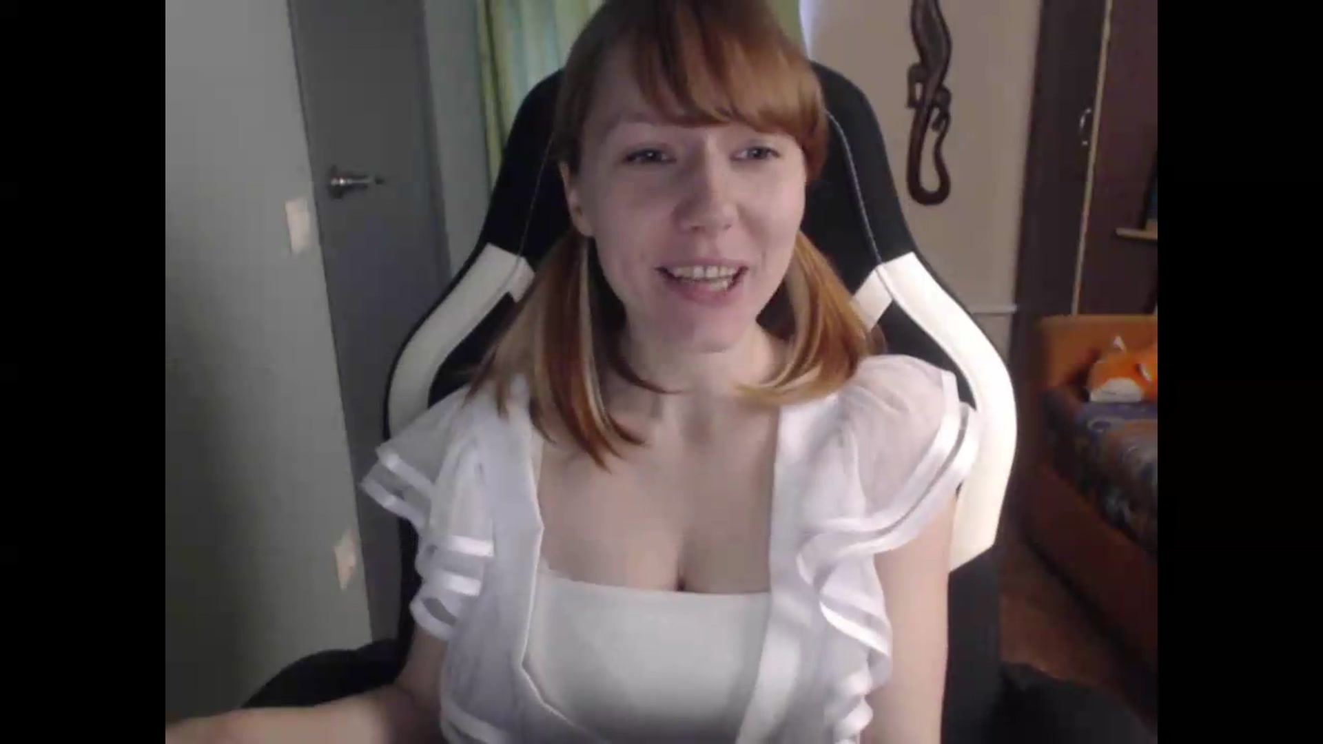 Gallery image thumbnail from NikiFoks18's myfreecams stream on, 06/29/2026, 04:58 image 16 of 20