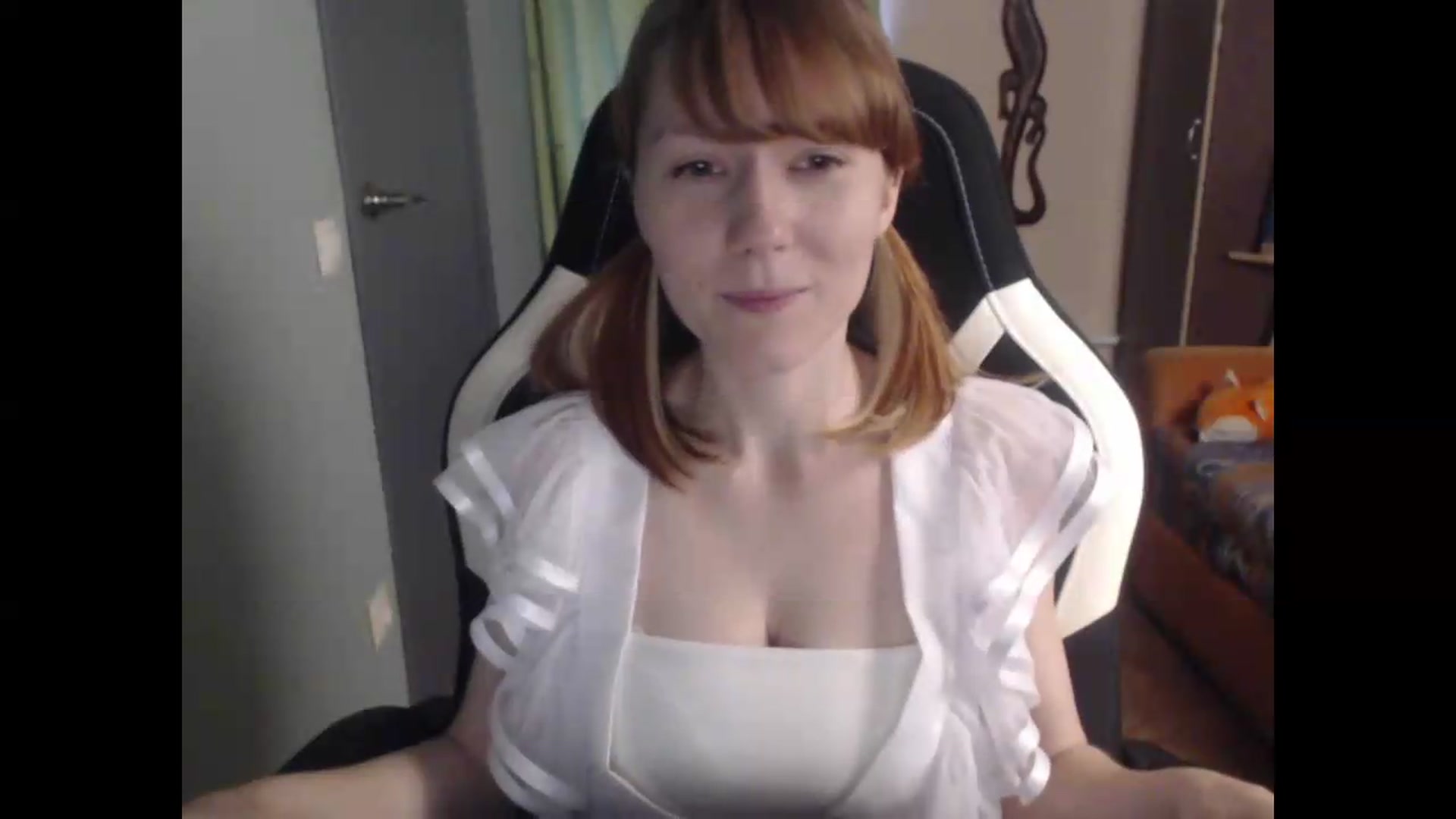 Gallery image thumbnail from NikiFoks18's myfreecams stream on, 06/29/2026, 04:58 image 18 of 20