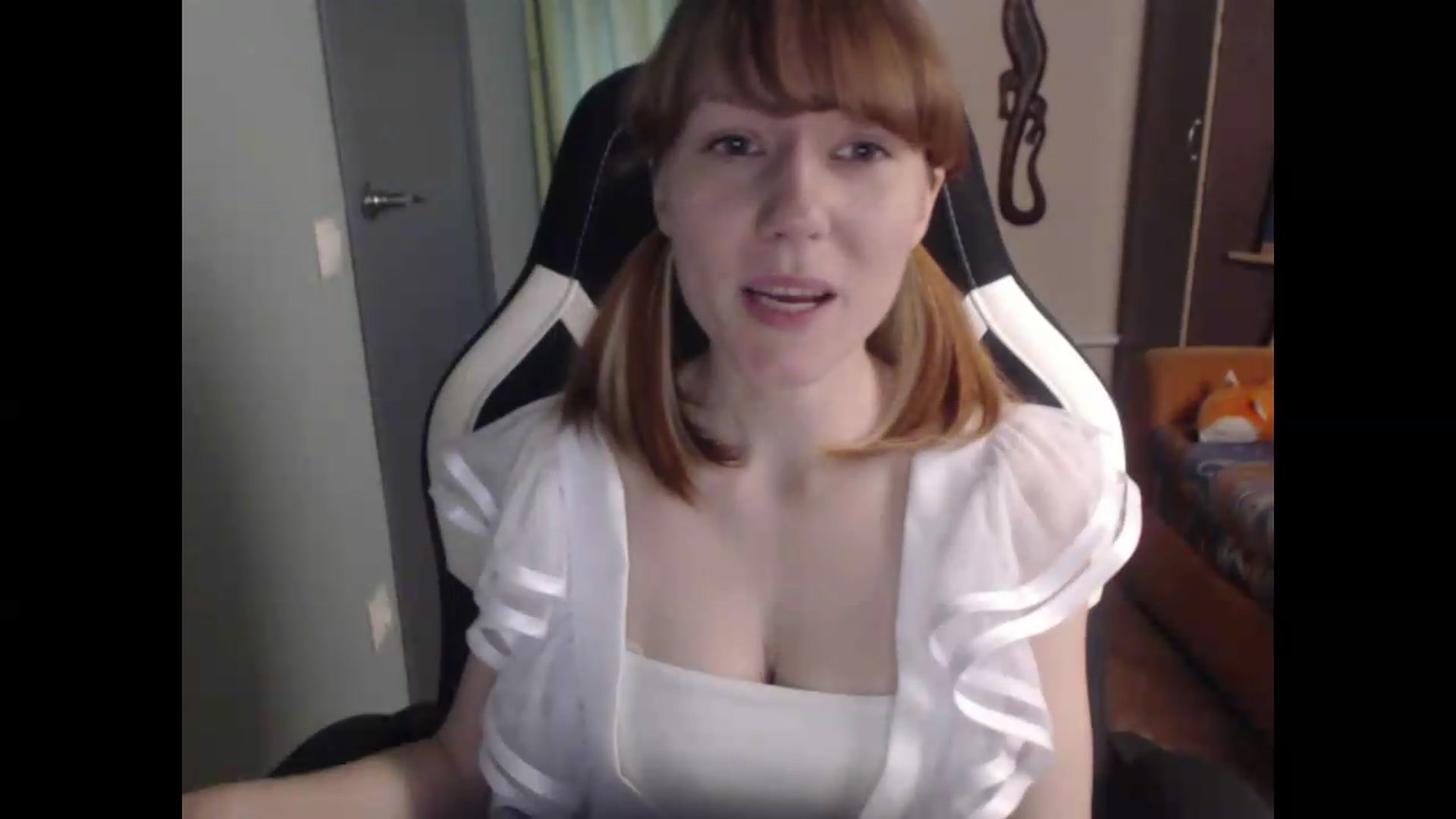 Gallery image thumbnail from NikiFoks18's myfreecams stream on, 06/29/2026, 04:58 image 10 of 20