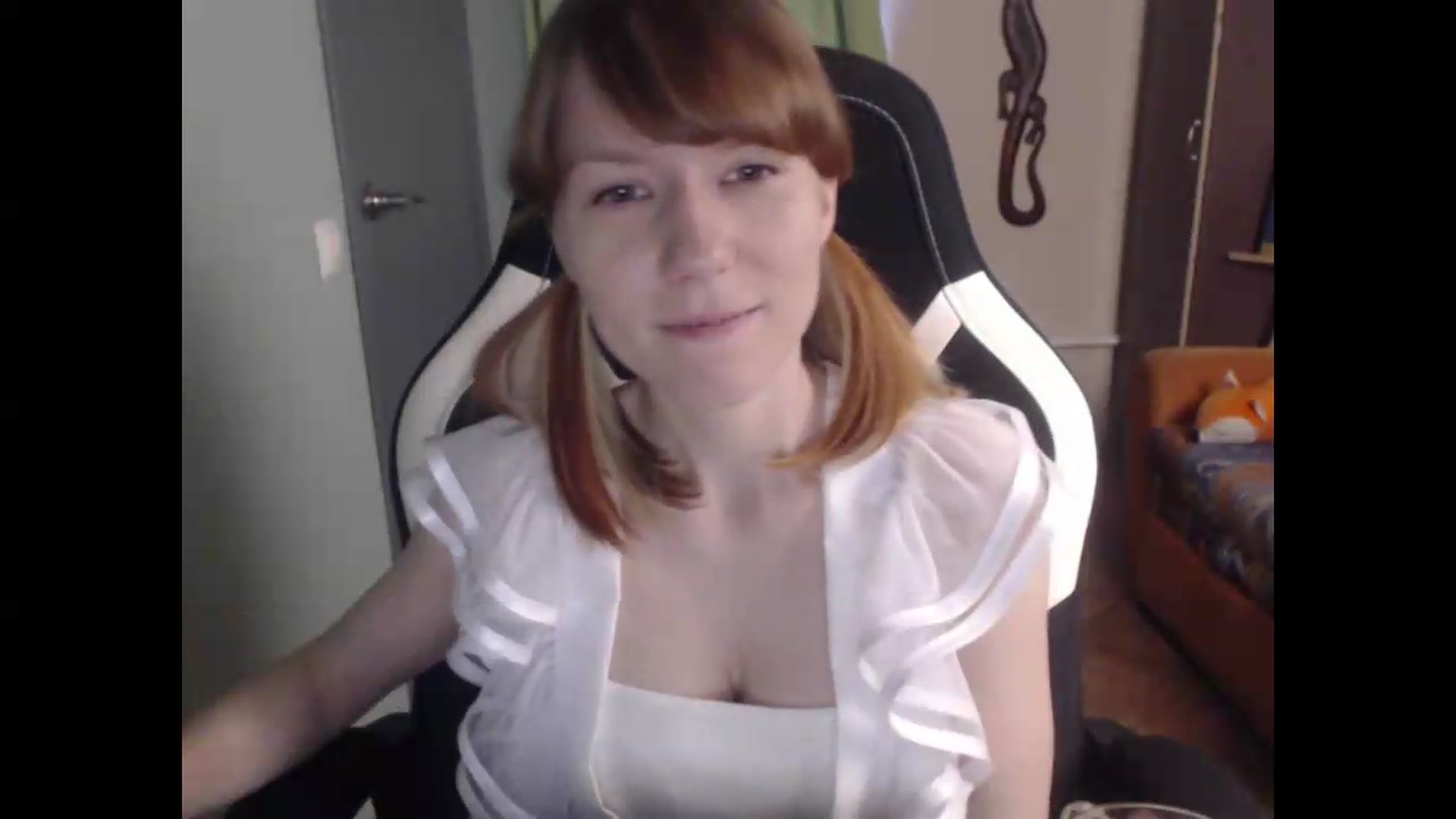 Gallery image thumbnail from NikiFoks18's myfreecams stream on, 06/29/2026, 04:58 image 2 of 20
