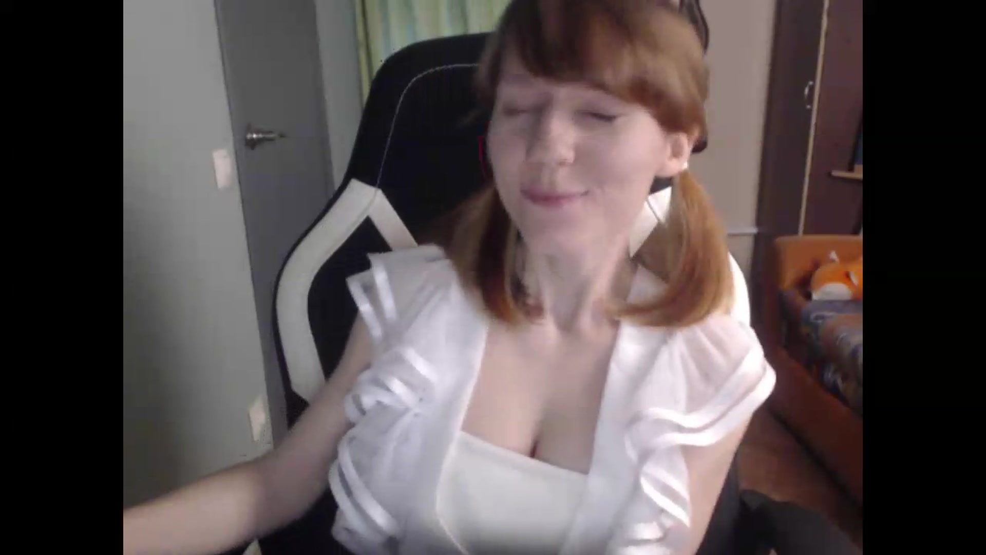 Gallery image thumbnail from NikiFoks18's myfreecams stream on, 06/29/2026, 04:58 image 3 of 20