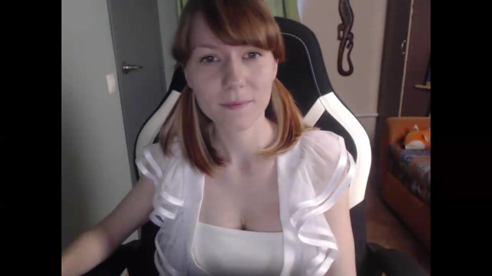 Gallery image thumbnail from NikiFoks18's myfreecams stream on, 06/29/2026, 04:58 image 6 of 20