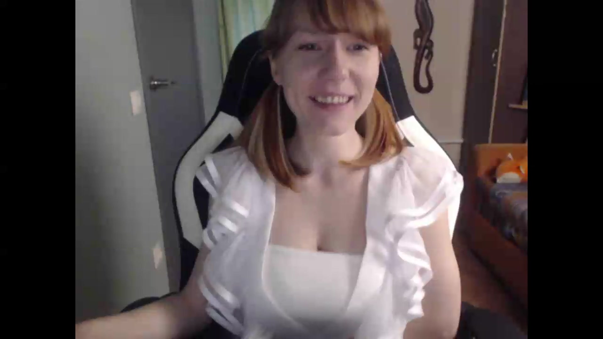 Gallery image thumbnail from NikiFoks18's myfreecams stream on, 06/29/2026, 04:58 image 9 of 20