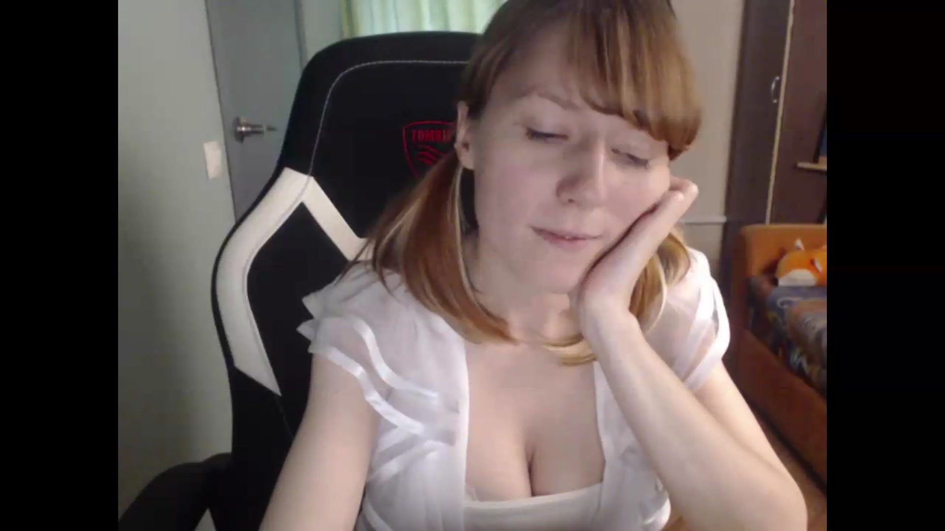 Gallery image thumbnail from NikiFoks18's myfreecams stream on, 06/29/2026, 08:54 image 8 of 20