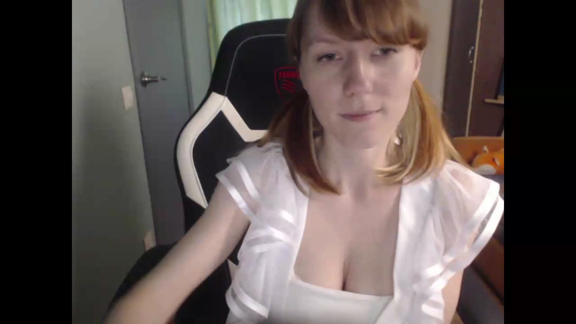 Gallery image thumbnail from NikiFoks18's myfreecams stream on, 06/29/2026, 08:54 image 14 of 20