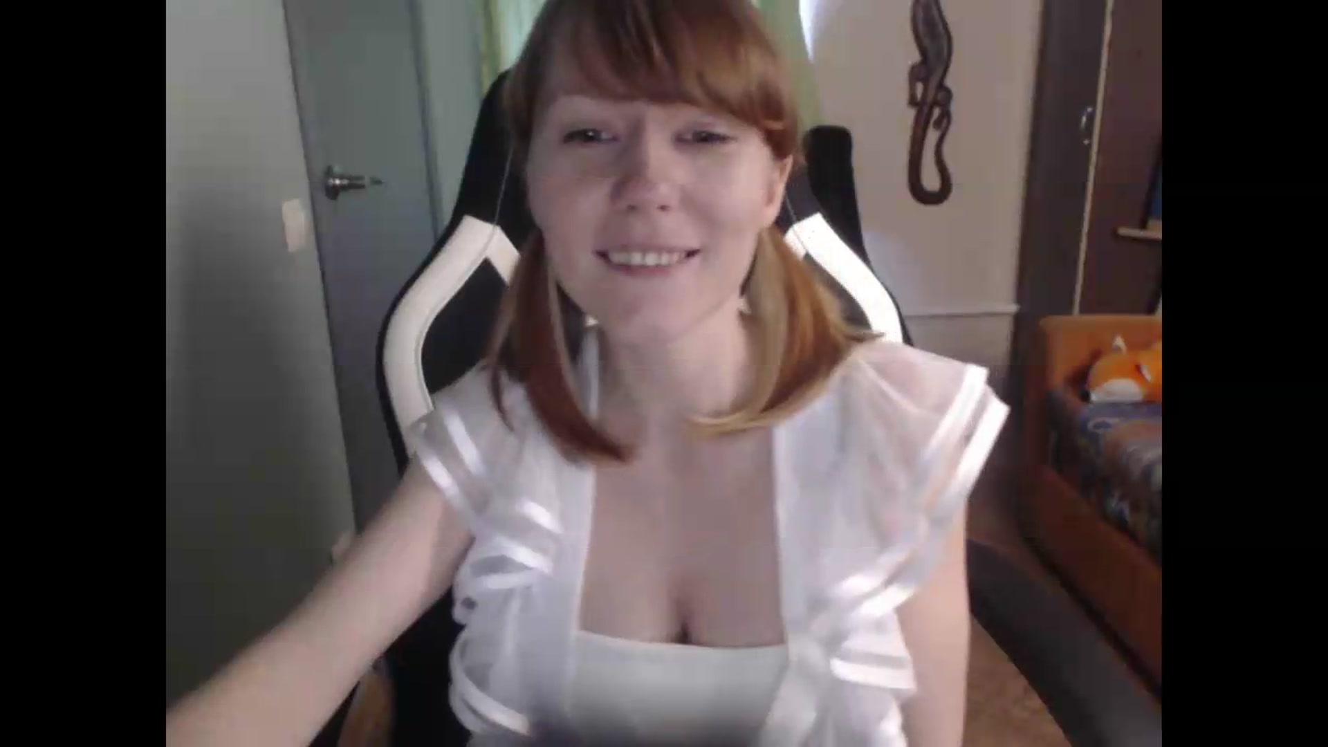 Gallery image thumbnail from NikiFoks18's myfreecams stream on, 06/29/2026, 08:54 image 15 of 20