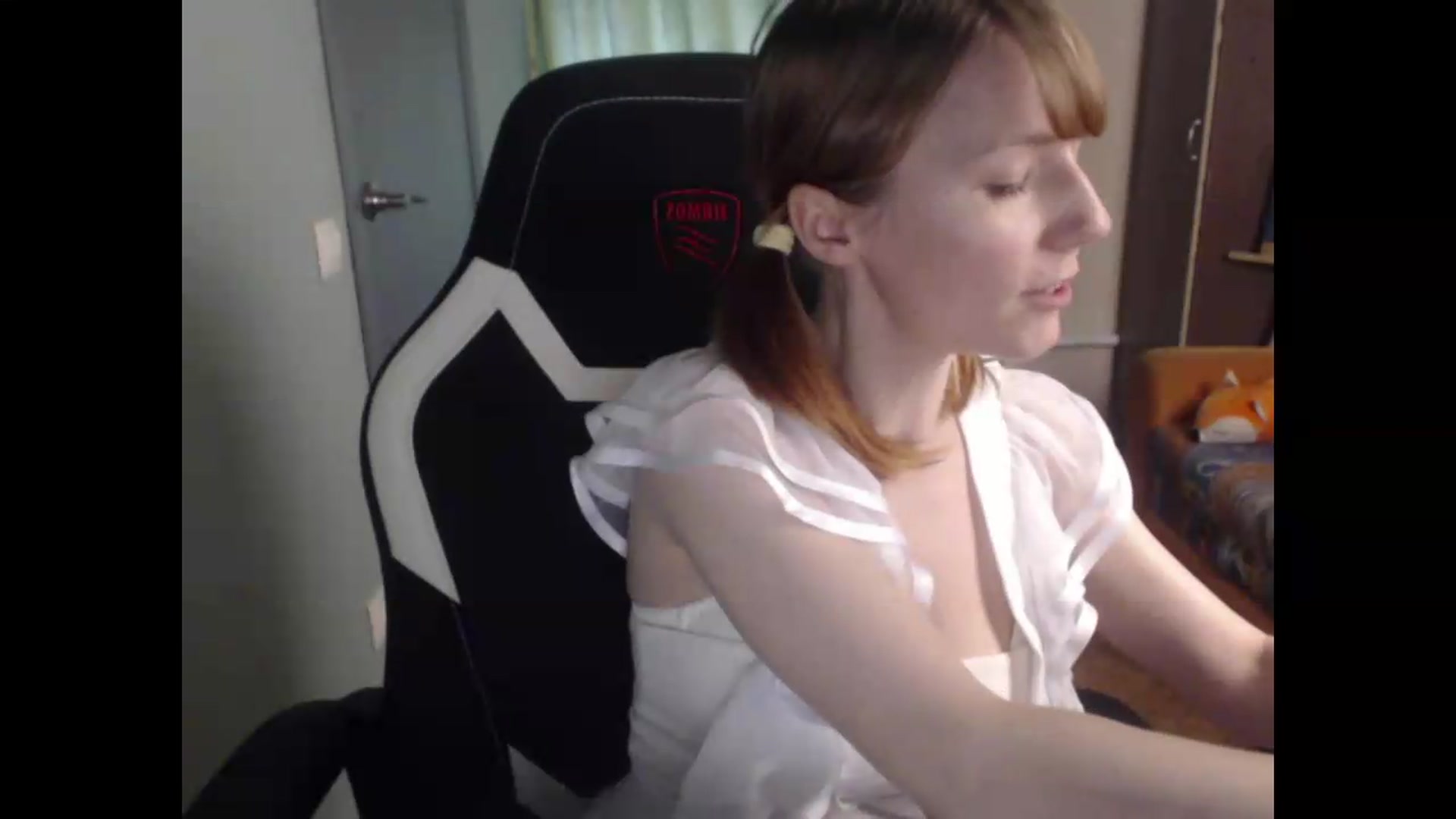 Gallery image thumbnail from NikiFoks18's myfreecams stream on, 06/29/2026, 08:54 image 4 of 20