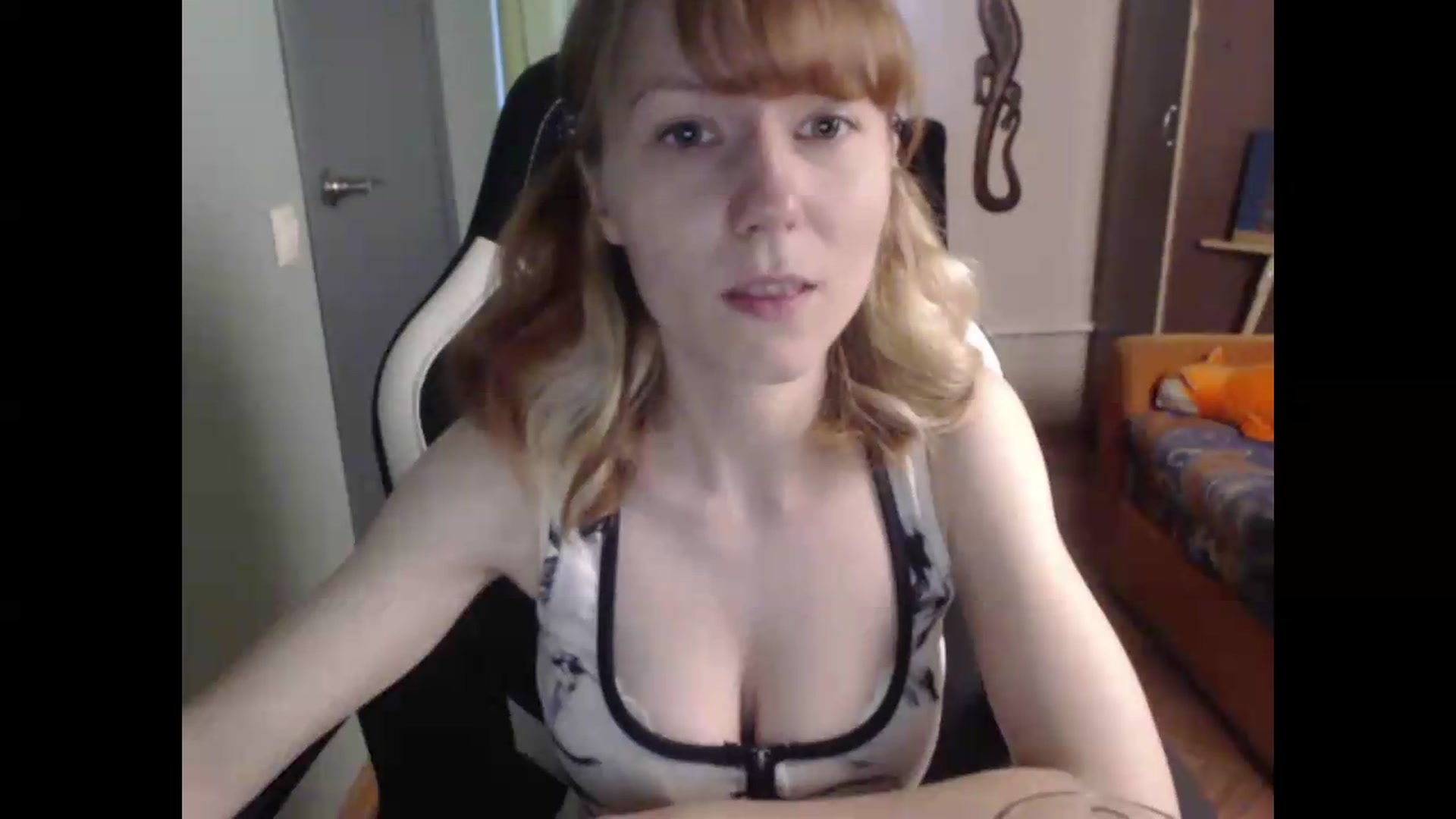 Gallery image thumbnail from NikiFoks18's myfreecams stream on, 07/13/2026, 12:05 image 7 of 20