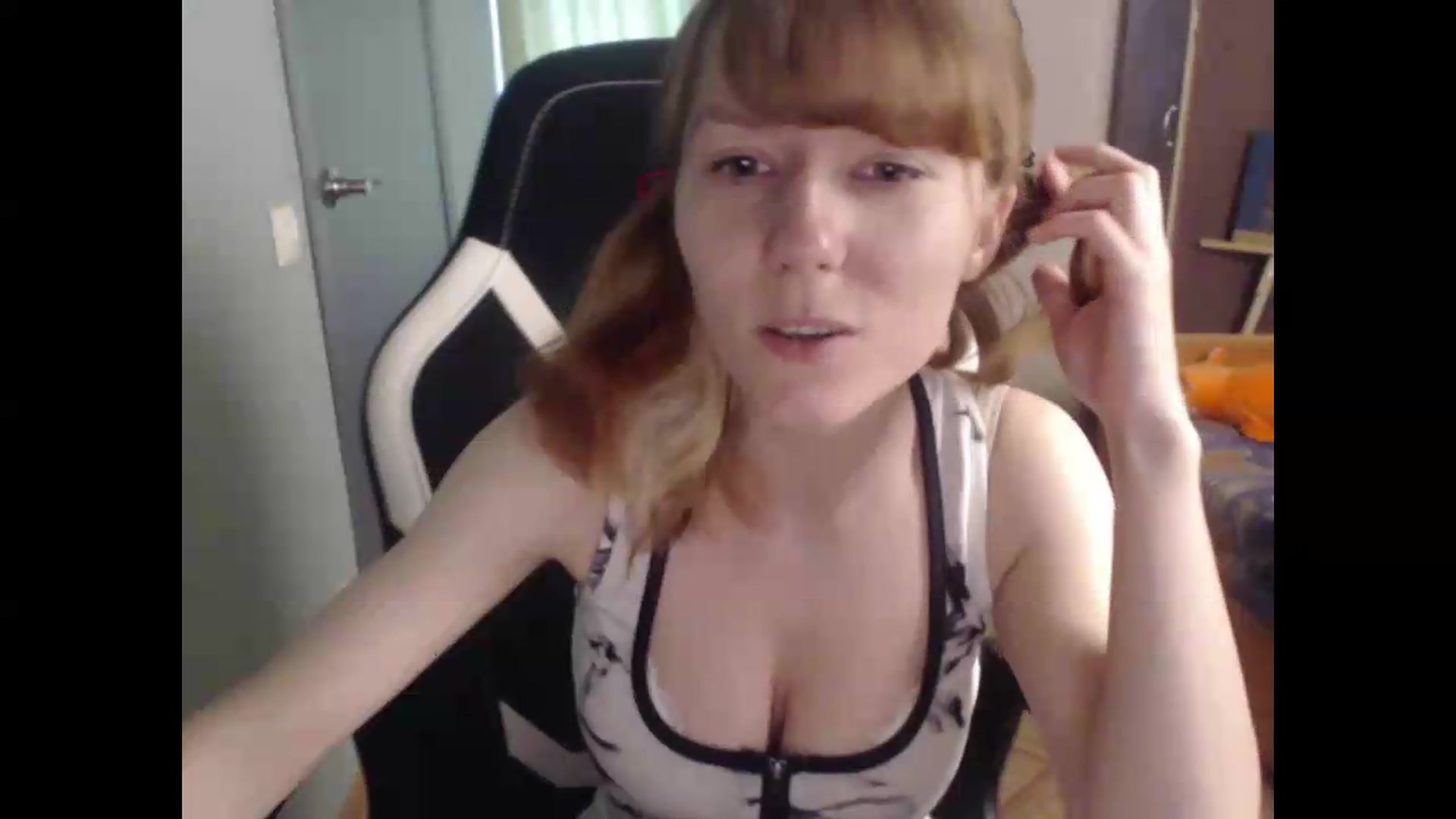Gallery image thumbnail from NikiFoks18's myfreecams stream on, 07/13/2026, 12:05 image 15 of 20