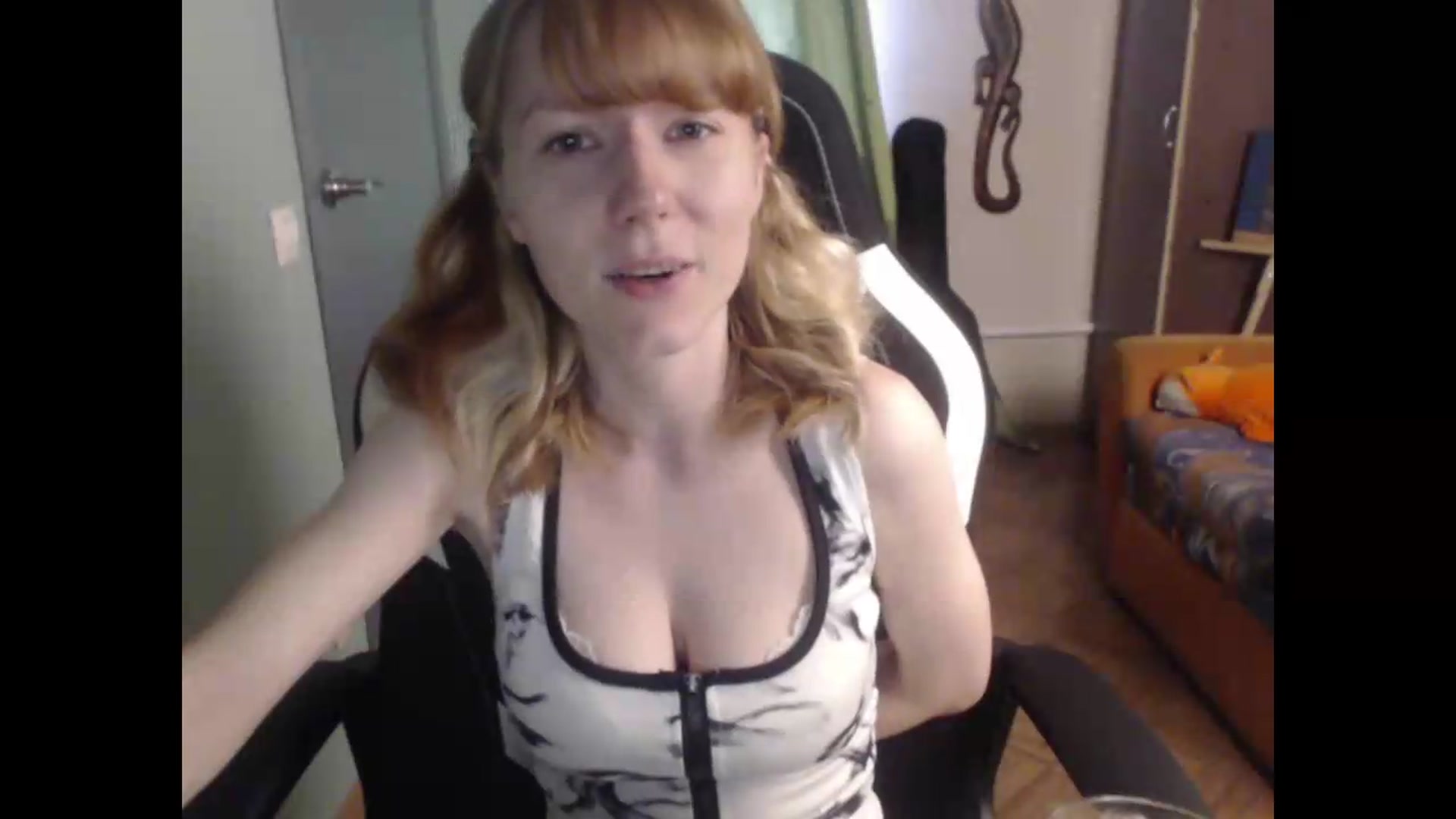 Gallery image thumbnail from NikiFoks18's myfreecams stream on, 07/13/2026, 12:05 image 11 of 20