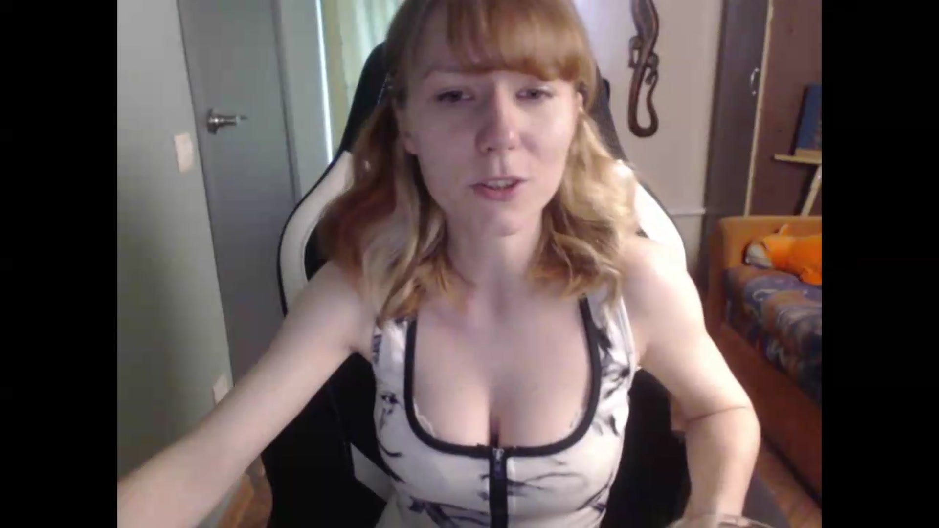 Gallery image thumbnail from NikiFoks18's myfreecams stream on, 07/13/2026, 12:05 image 10 of 20