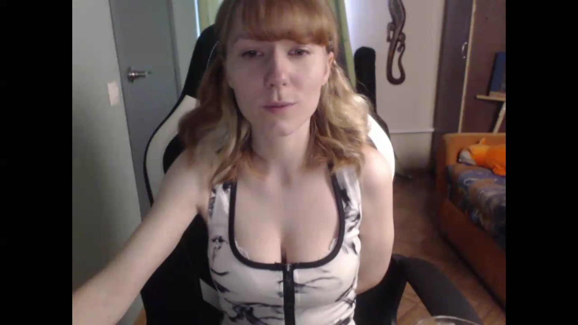 Gallery image thumbnail from NikiFoks18's myfreecams stream on, 07/13/2026, 12:05 image 12 of 20