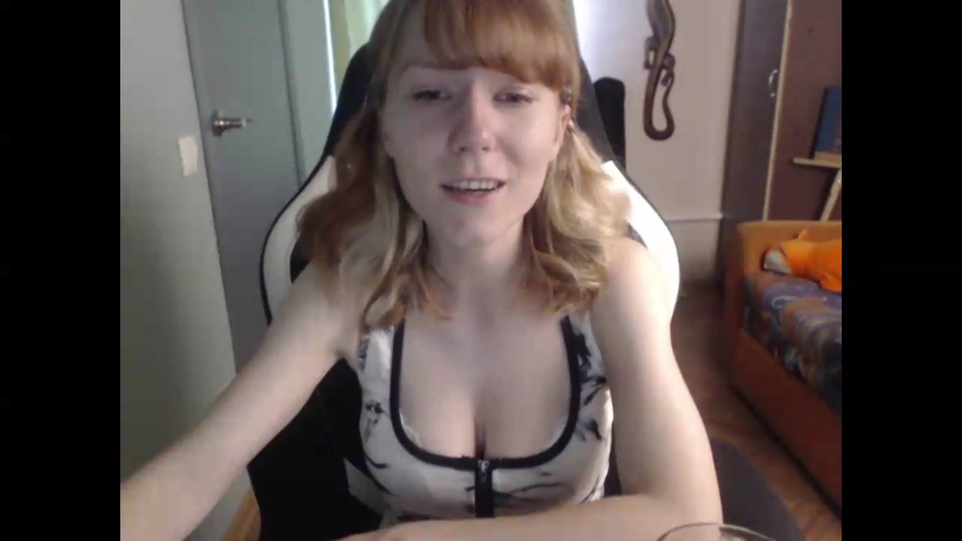 Gallery image thumbnail from NikiFoks18's myfreecams stream on, 07/13/2026, 12:05 image 9 of 20