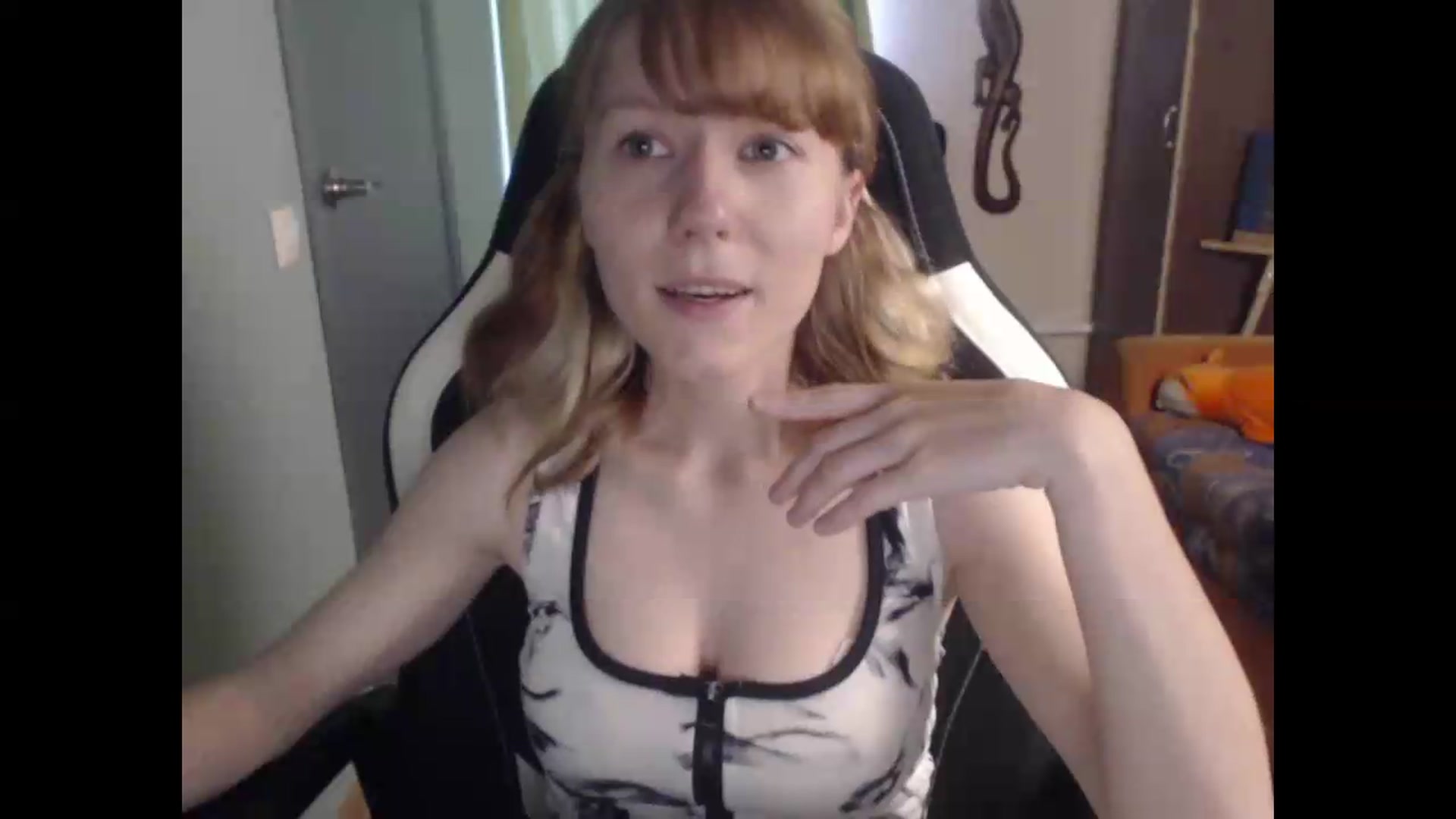 Gallery image thumbnail from NikiFoks18's myfreecams stream on, 07/13/2026, 12:05 image 2 of 20