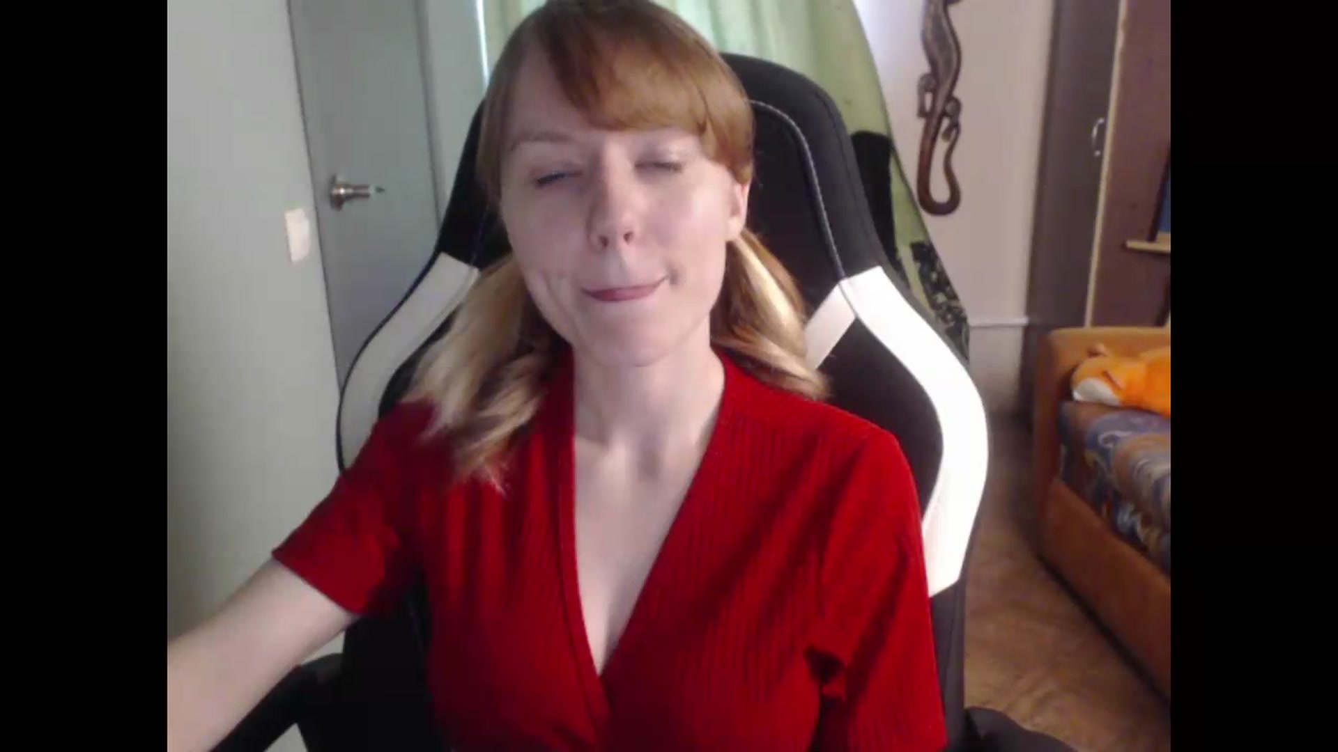 Gallery image thumbnail from NikiFoks18's myfreecams stream on, 07/15/2026, 07:40 image 5 of 20