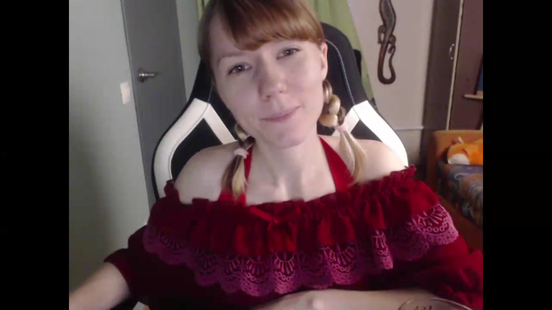 Gallery image thumbnail from NikiFoks18's myfreecams stream on, 07/16/2026, 24:58 image 16 of 20