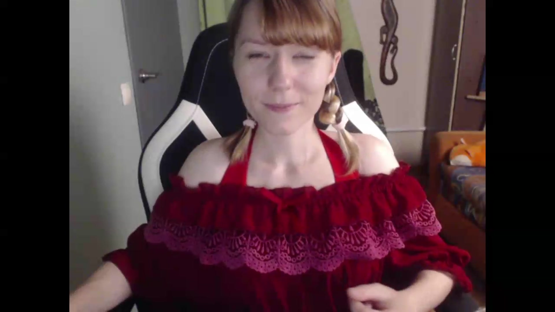 Gallery image thumbnail from NikiFoks18's myfreecams stream on, 07/16/2026, 24:58 image 9 of 20