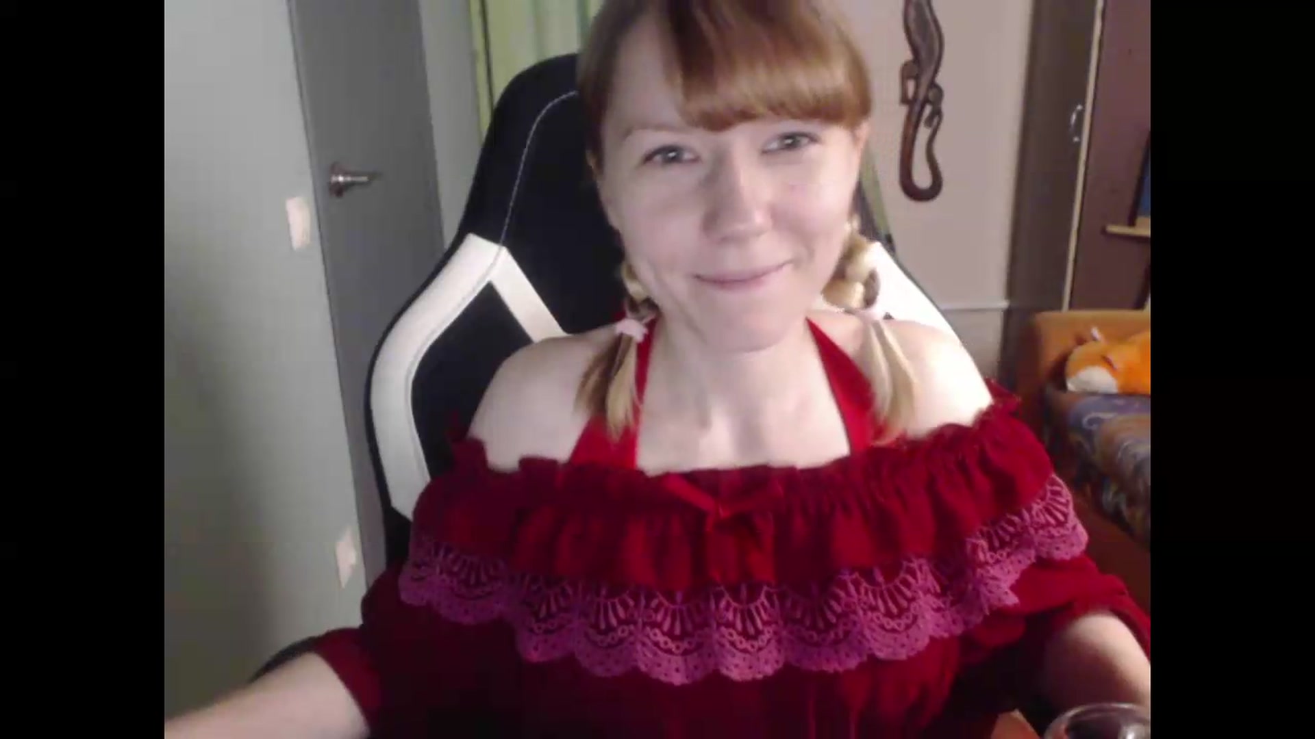 Gallery image thumbnail from NikiFoks18's myfreecams stream on, 07/16/2026, 24:58 image 17 of 20