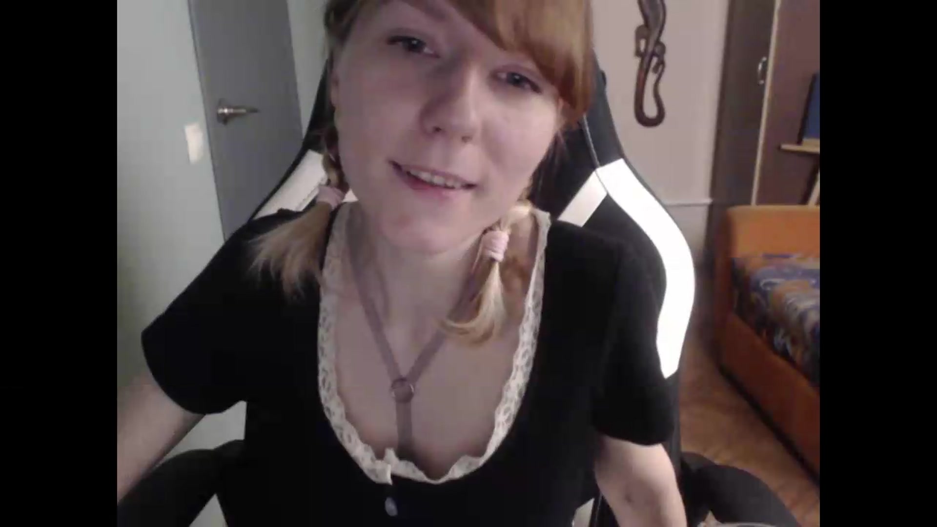 Gallery image thumbnail from NikiFoks18's myfreecams stream on, 07/17/2026, 02:41 image 9 of 20
