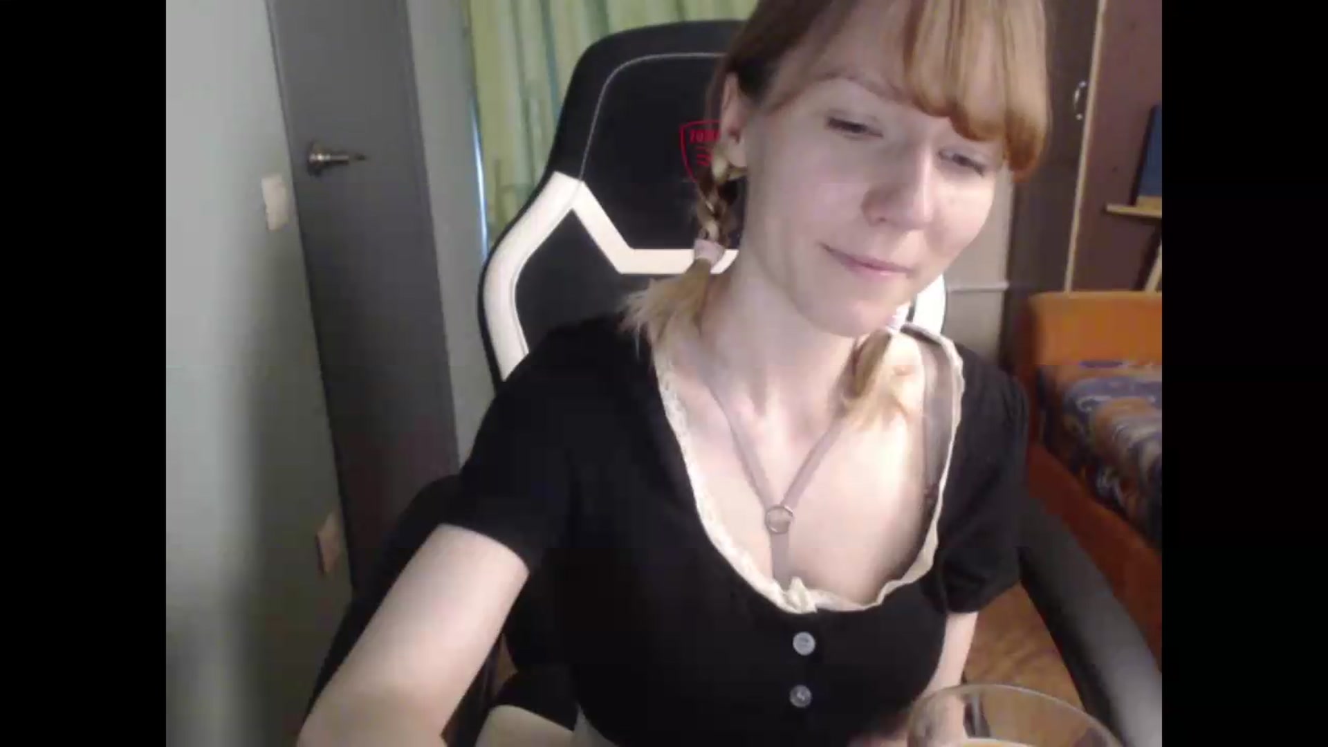 Gallery image thumbnail from NikiFoks18's myfreecams stream on, 07/17/2026, 02:41 image 15 of 20