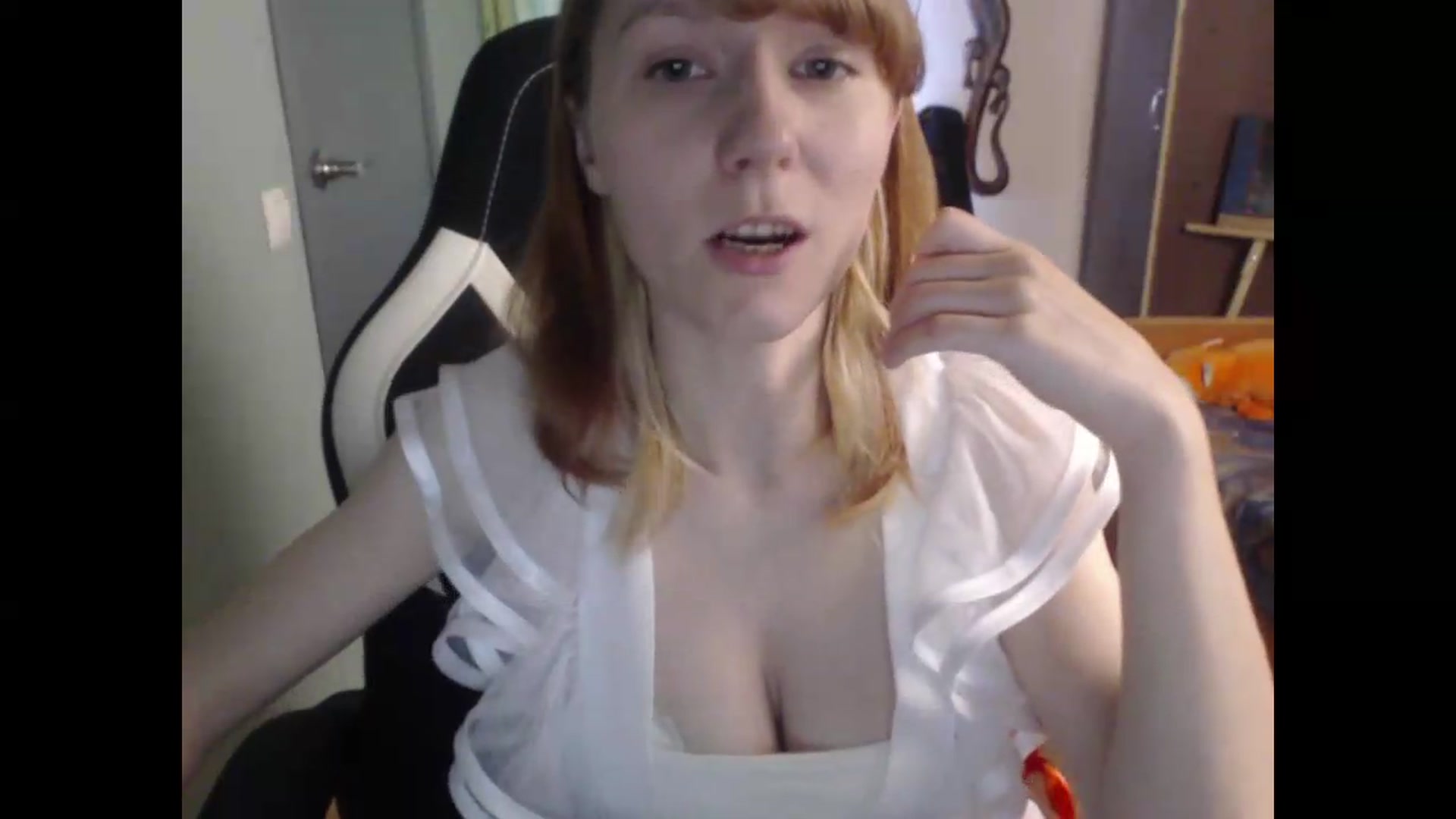Gallery image thumbnail from NikiFoks18's myfreecams stream on, 07/24/2026, 08:56 image 18 of 20