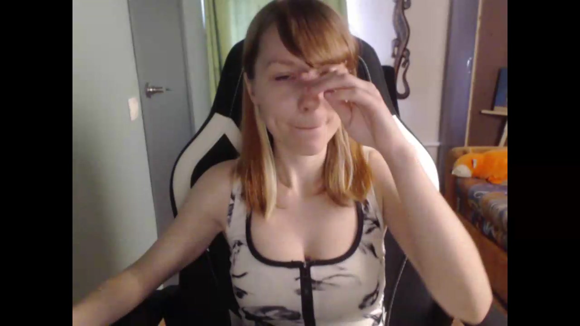 Gallery image thumbnail from NikiFoks18's myfreecams stream on, 07/28/2026, 08:23 image 13 of 20