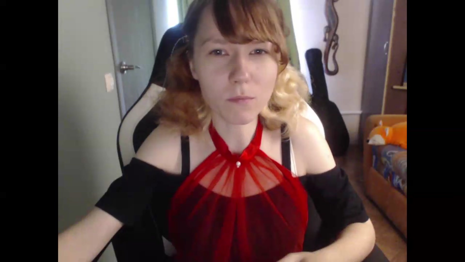 Gallery image thumbnail from NikiFoks18's myfreecams stream on, 07/31/2026, 06:33 image 5 of 20