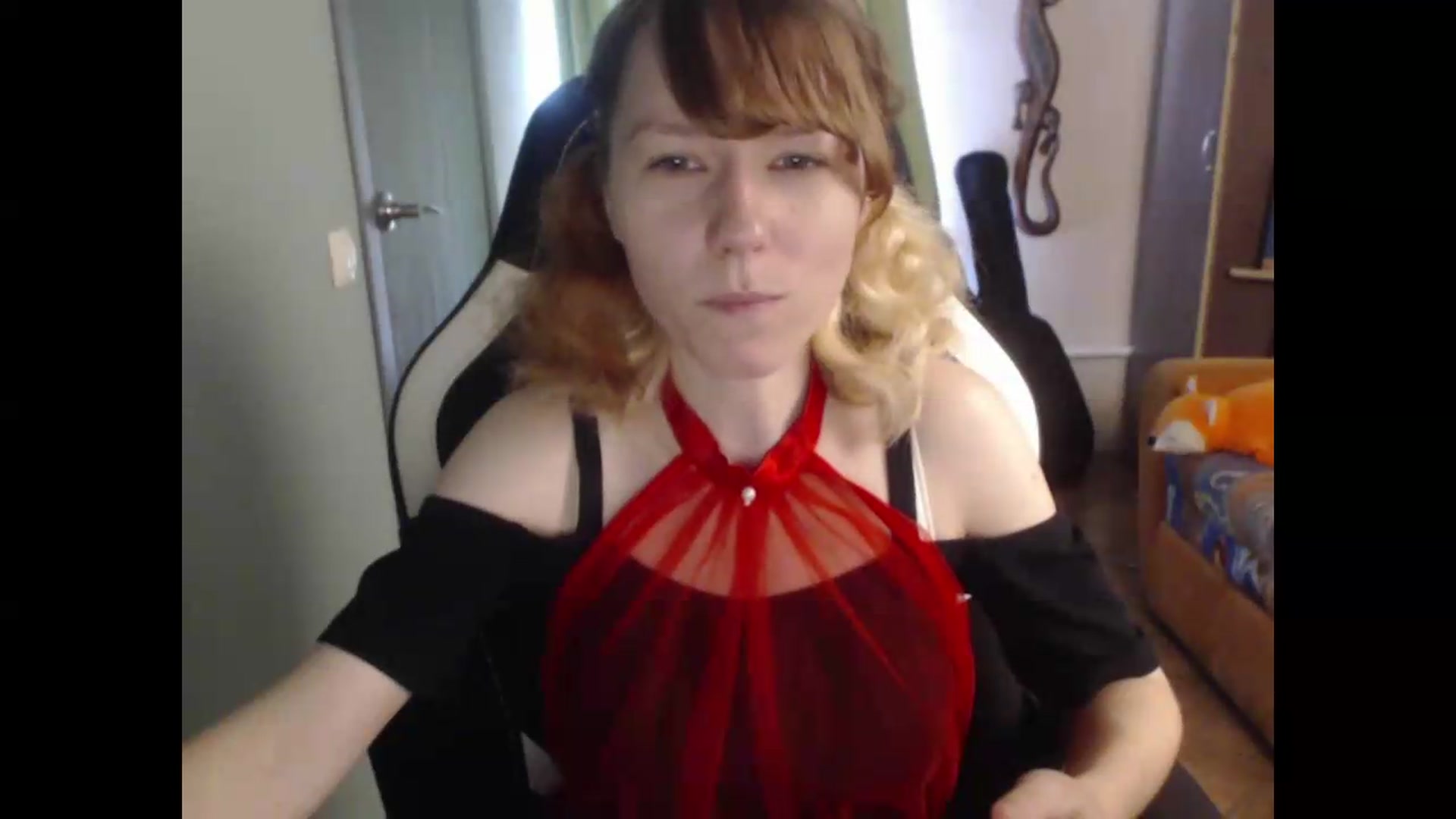 Gallery image thumbnail from NikiFoks18's myfreecams stream on, 07/31/2026, 06:33 image 14 of 20