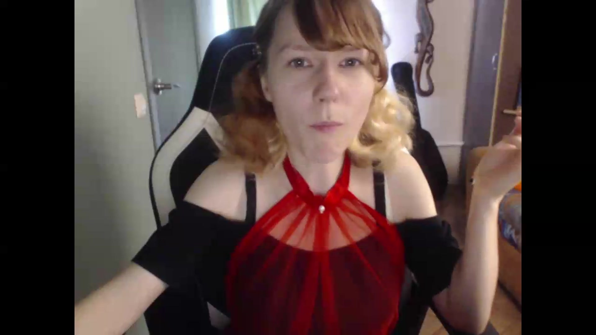 Gallery image thumbnail from NikiFoks18's myfreecams stream on, 07/31/2026, 06:33 image 10 of 20