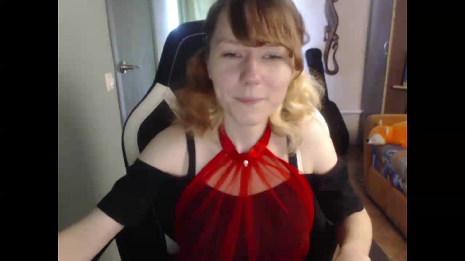 Gallery image thumbnail from NikiFoks18's myfreecams stream on, 07/31/2026, 06:52 image 9 of 20