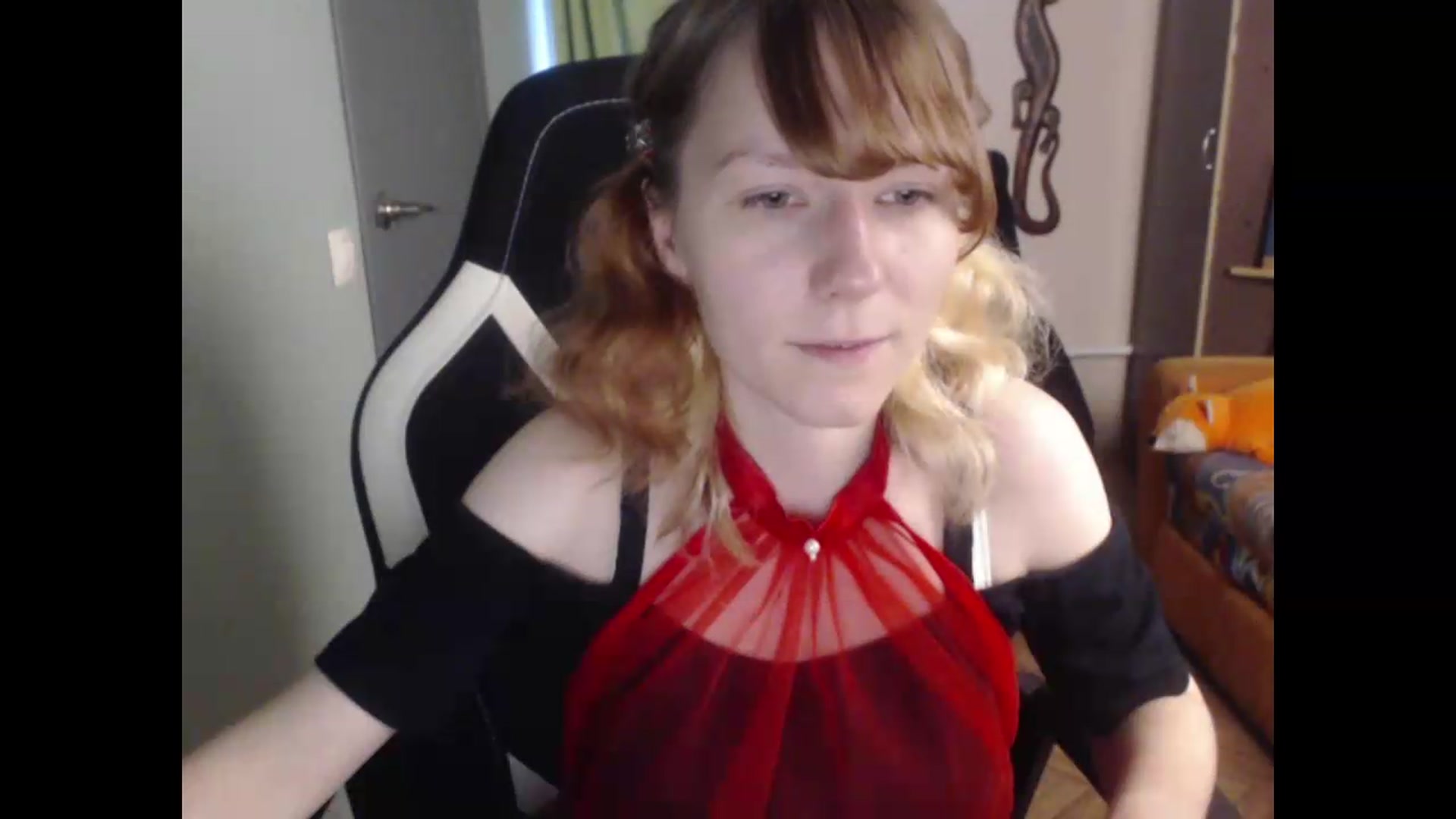 Gallery image thumbnail from NikiFoks18's myfreecams stream on, 07/31/2026, 08:57 image 14 of 20