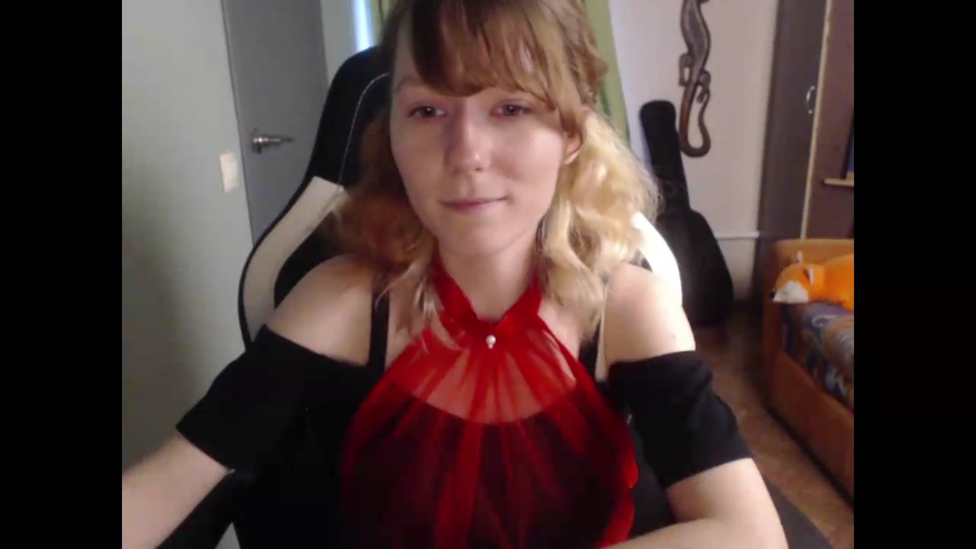 Gallery image thumbnail from NikiFoks18's myfreecams stream on, 07/31/2026, 08:57 image 15 of 20