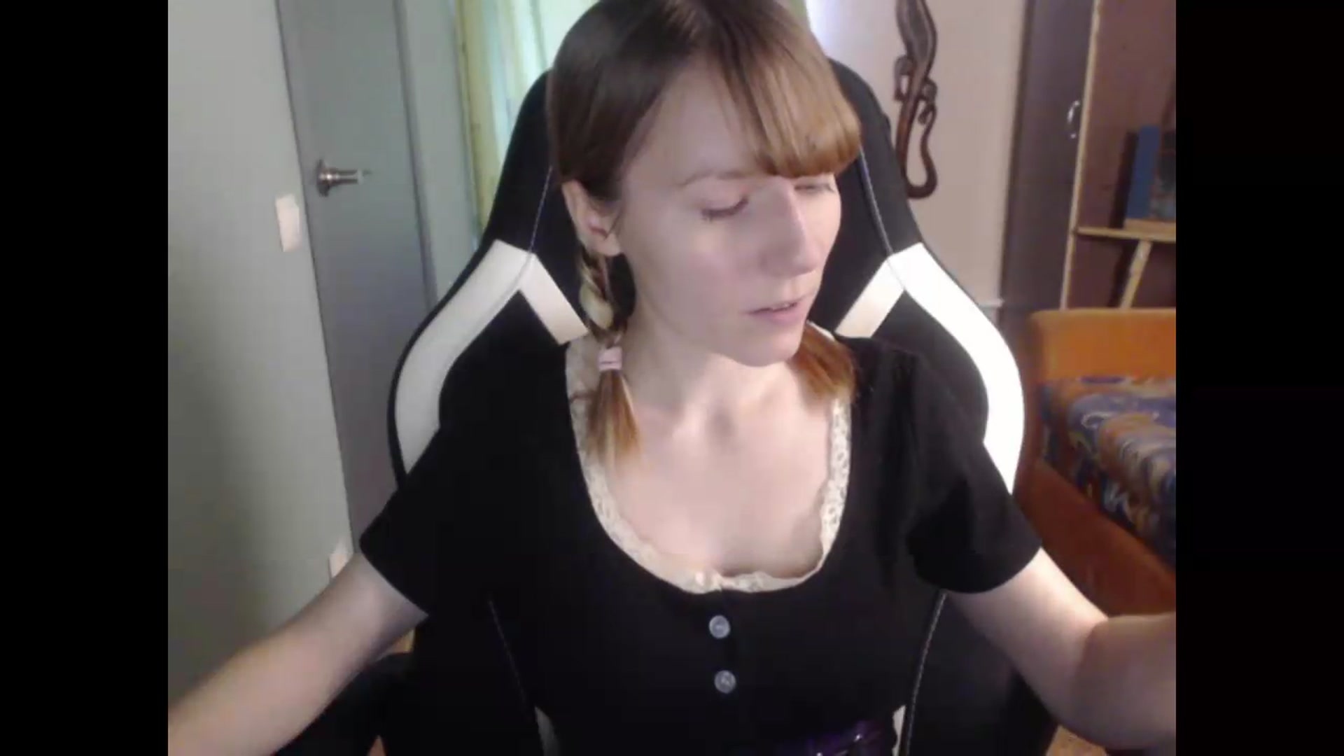 Gallery image thumbnail from NikiFoks18's myfreecams stream on, 08/06/2026, 07:34 image 19 of 20