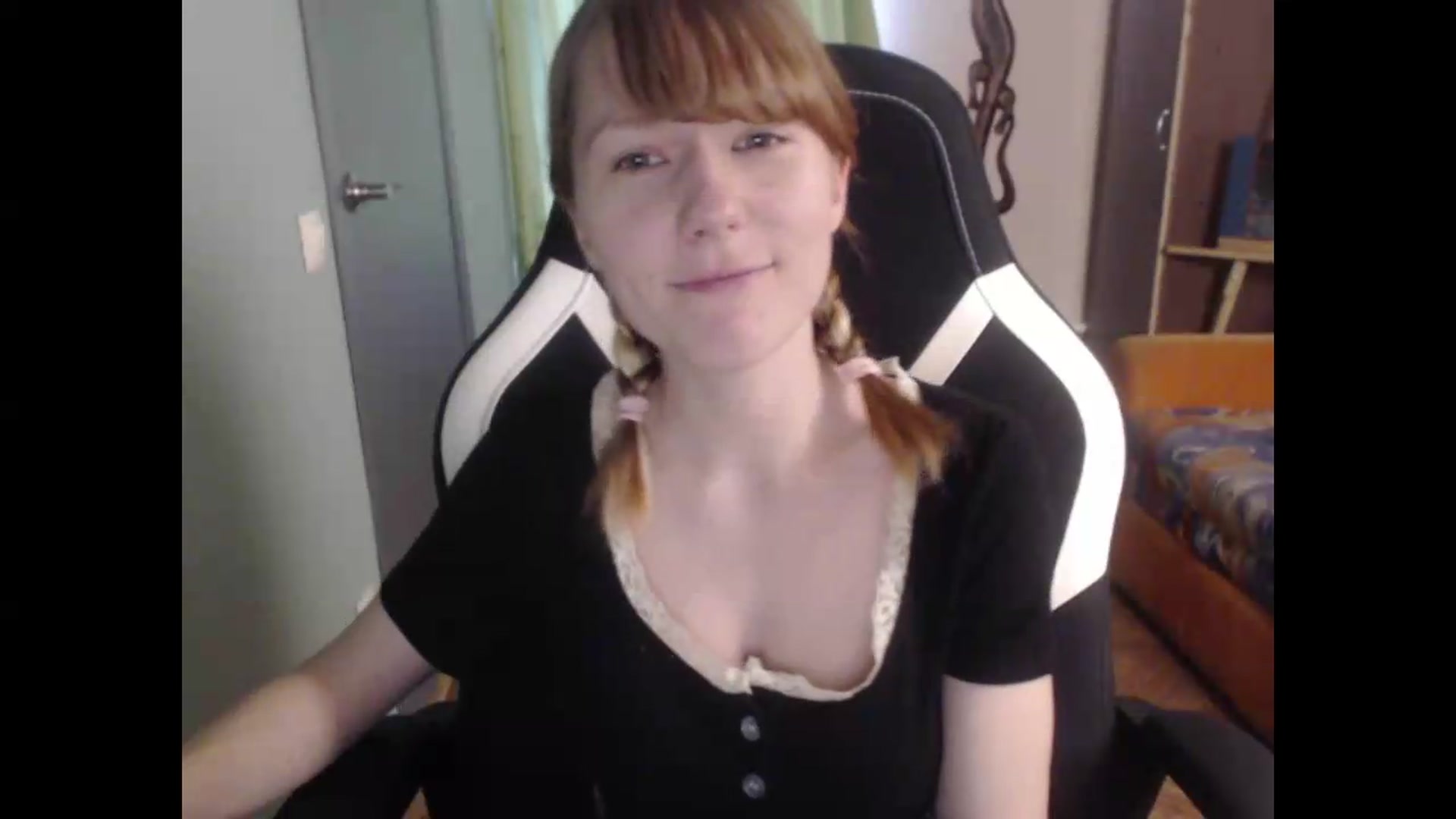 Gallery image thumbnail from NikiFoks18's myfreecams stream on, 08/06/2026, 07:34 image 3 of 20