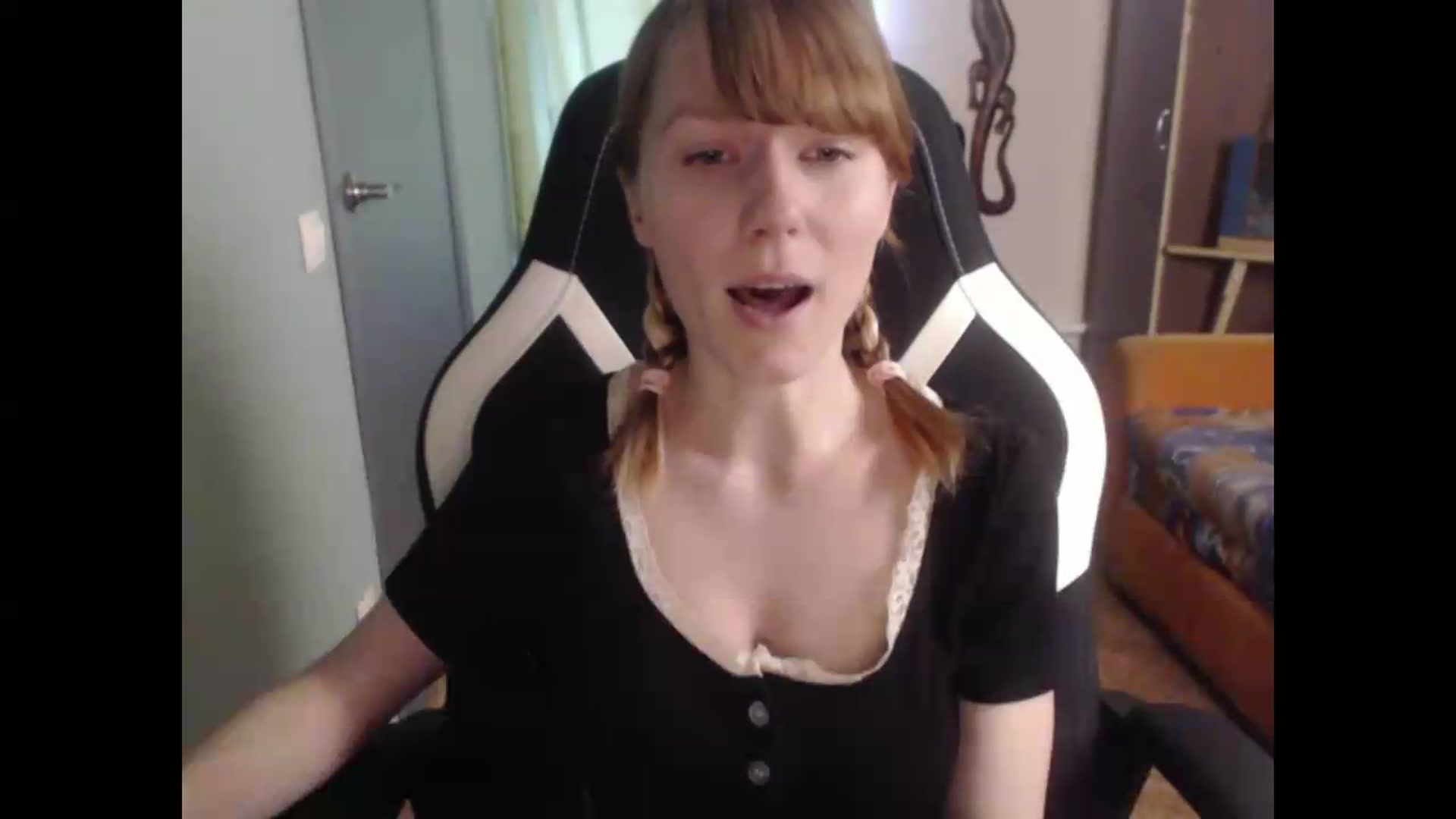 Gallery image thumbnail from NikiFoks18's myfreecams stream on, 08/06/2026, 07:34 image 15 of 20