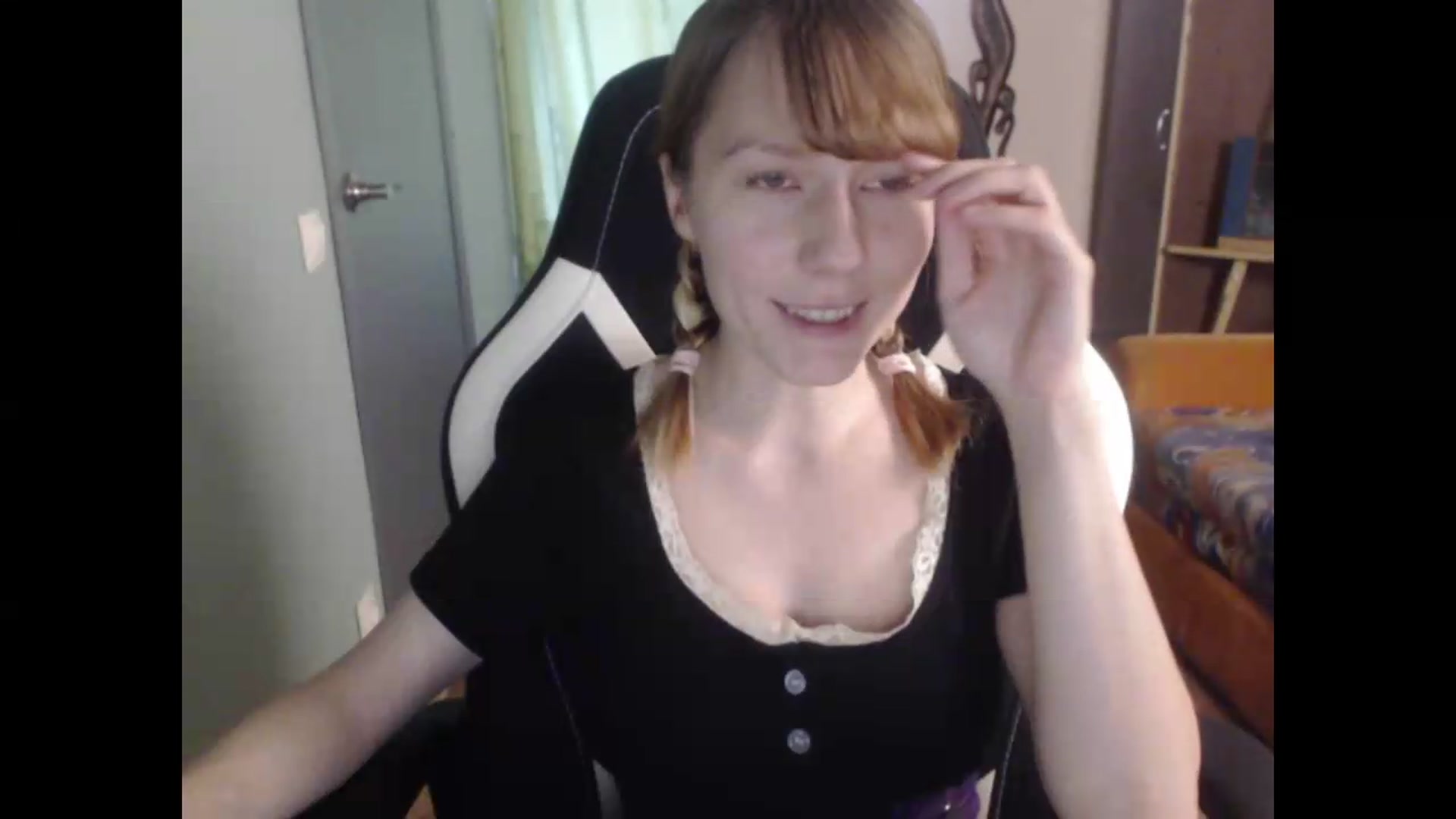Gallery image thumbnail from NikiFoks18's myfreecams stream on, 08/06/2026, 07:34 image 6 of 20