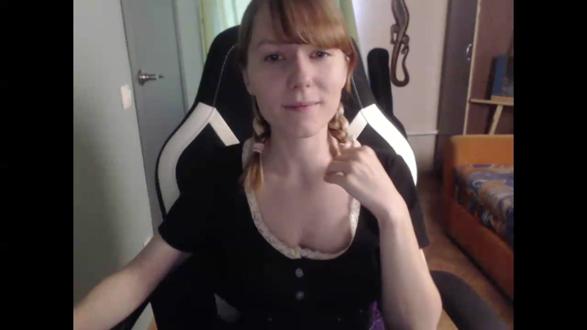 Gallery image thumbnail from NikiFoks18's myfreecams stream on, 08/06/2026, 10:06 image 20 of 20