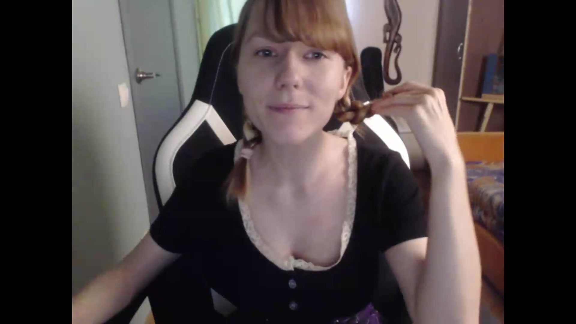 Gallery image thumbnail from NikiFoks18's myfreecams stream on, 08/06/2026, 10:06 image 18 of 20